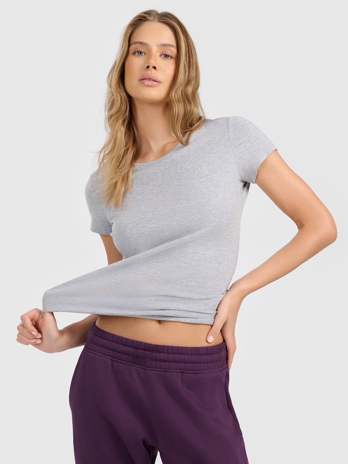 4F T-shirt slim gładki damski XS