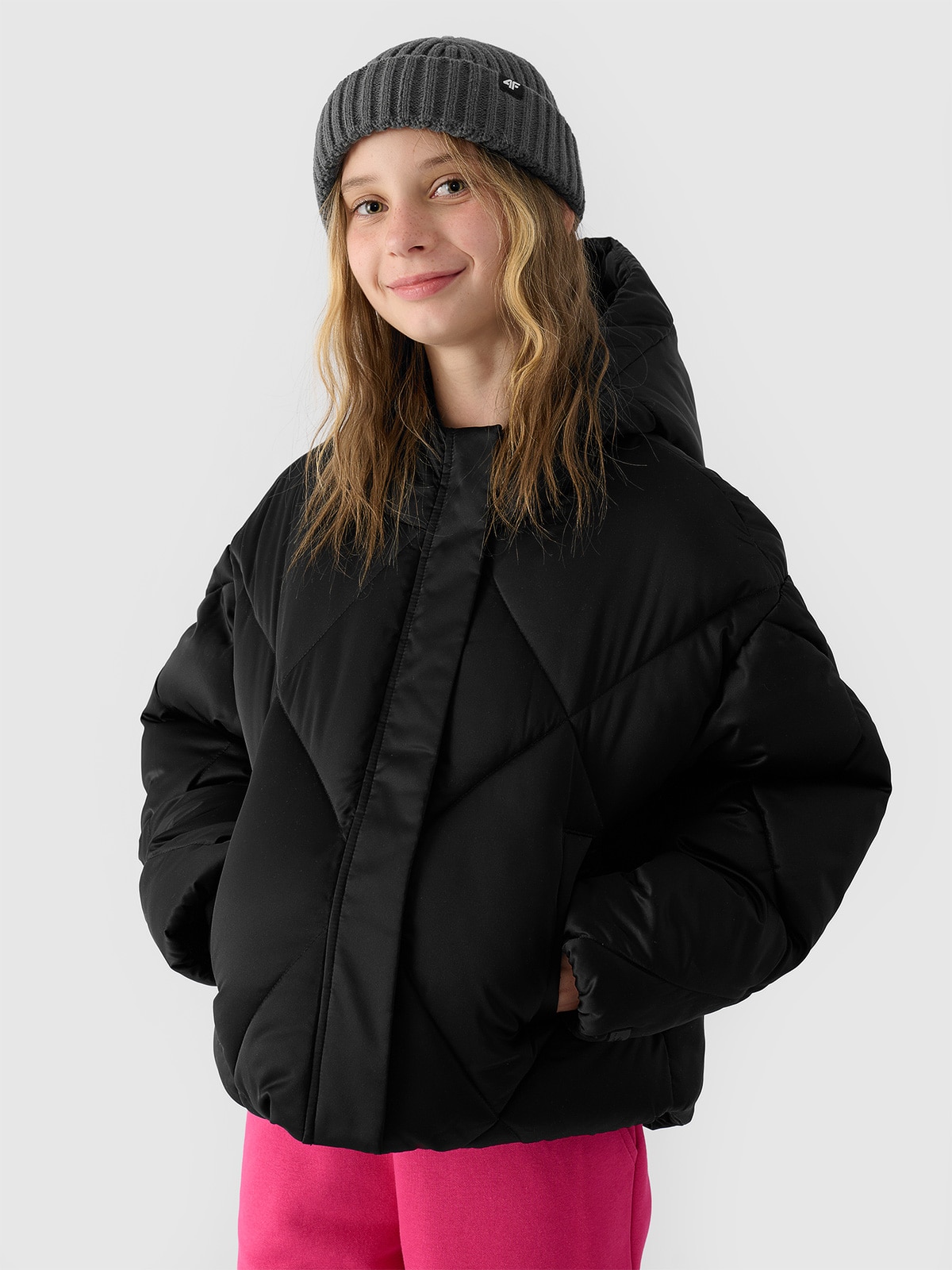4F Kurtka puchowa z wypełnieniem syntetycznym dziewczęca - czarna 140 (9-10 lat)