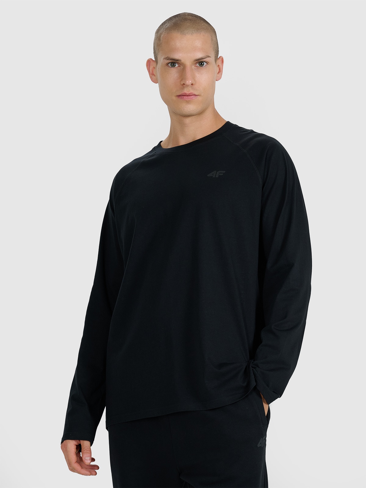 4F Longsleeve oversize gładki męski - czarny S