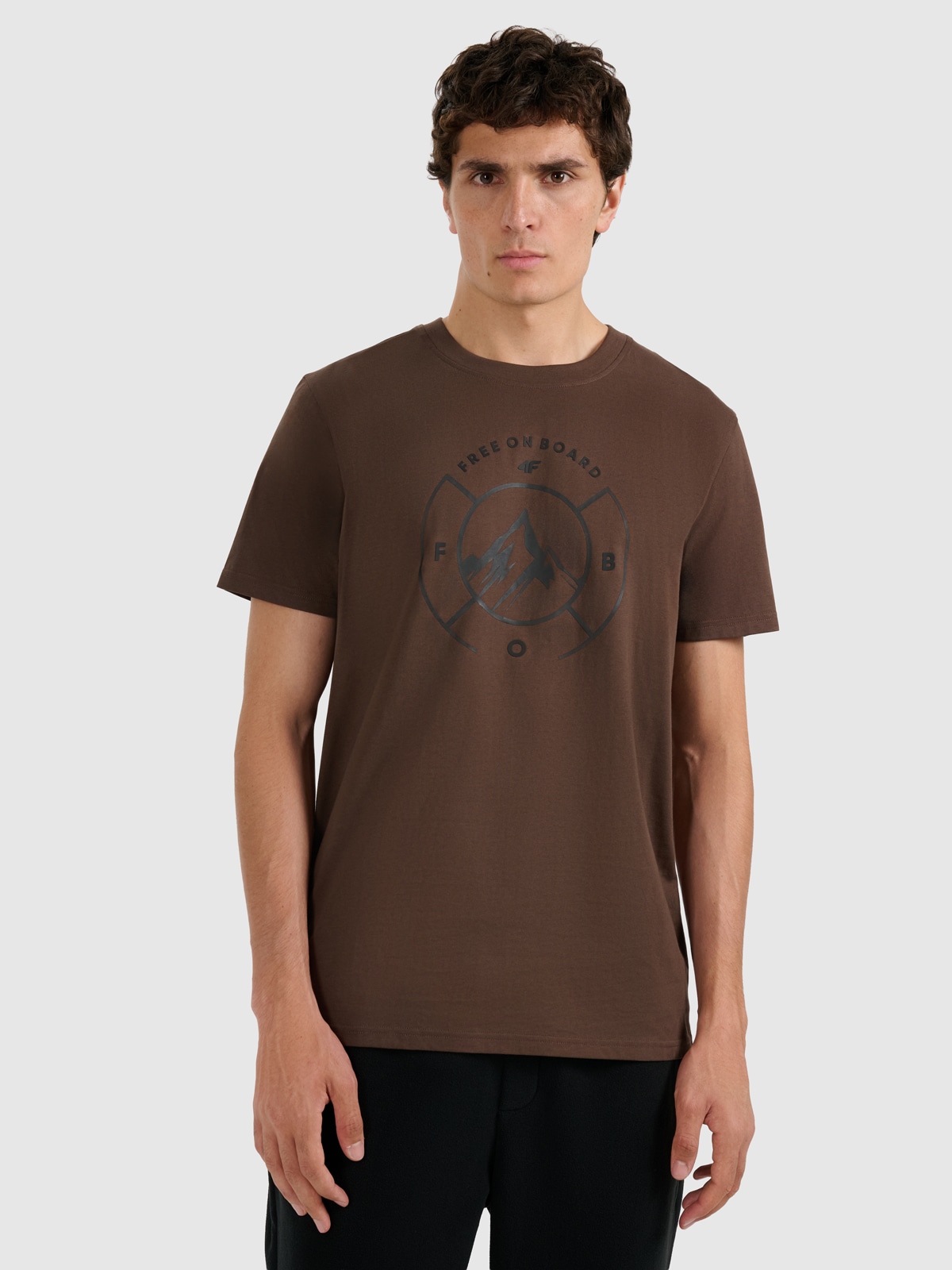 4F T-shirt regular z nadrukiem męski - beżowy S