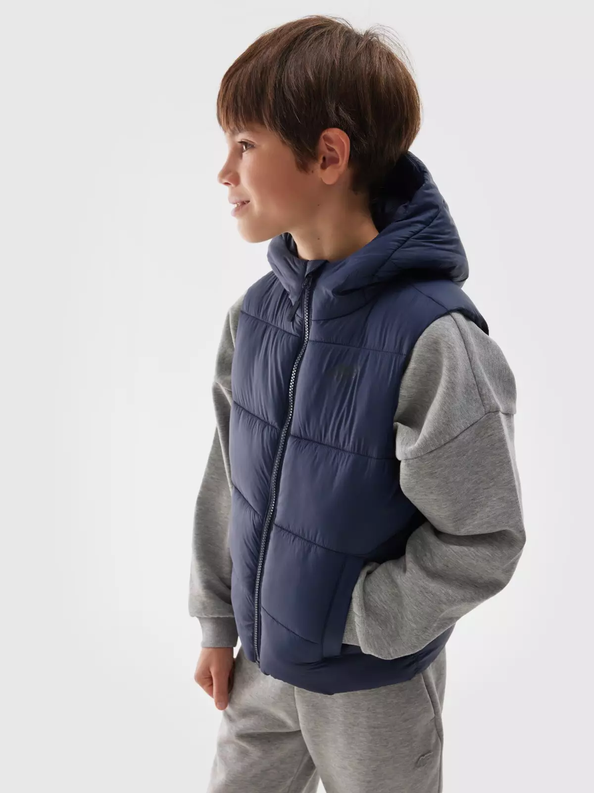 4F Bezrękawnik puchowy pikowany z kapturem chłopięcy - granatowy 152 (11-12 lat)