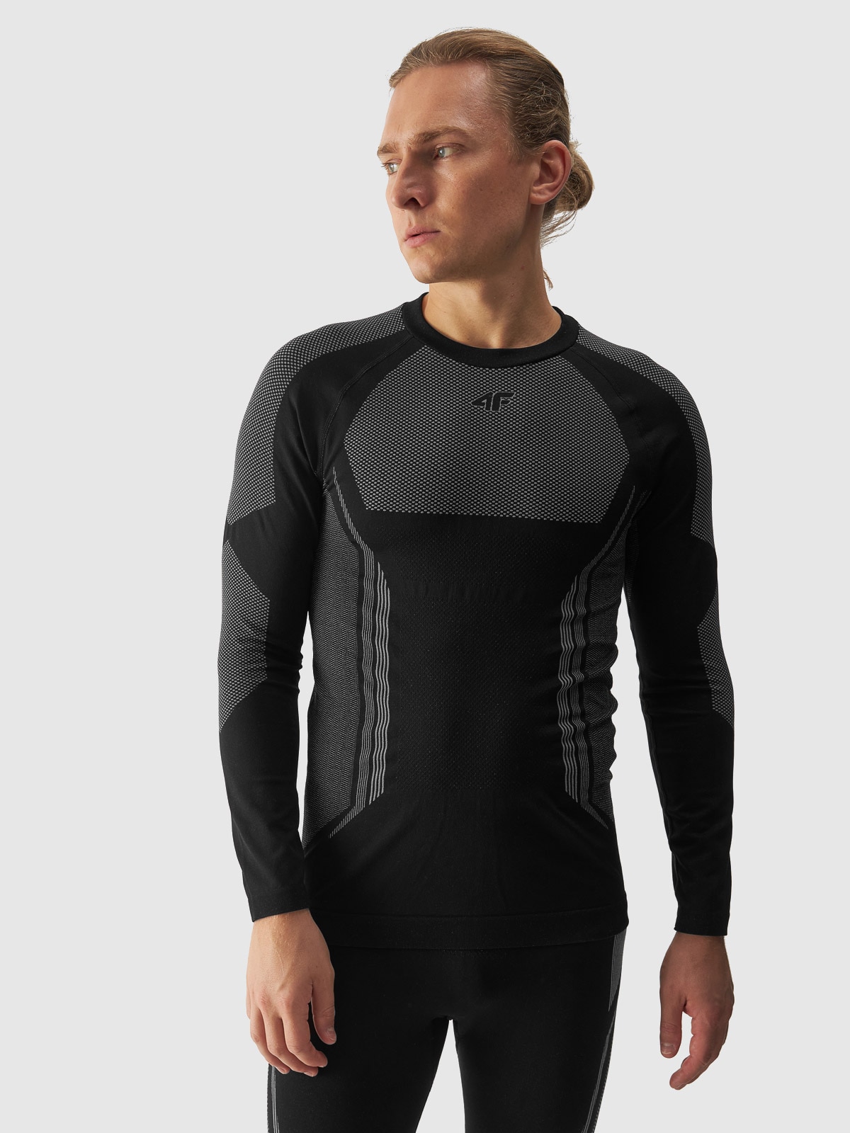 4F Bielizna termoaktywna bezszwowa (góra) męska - czarna S/M
