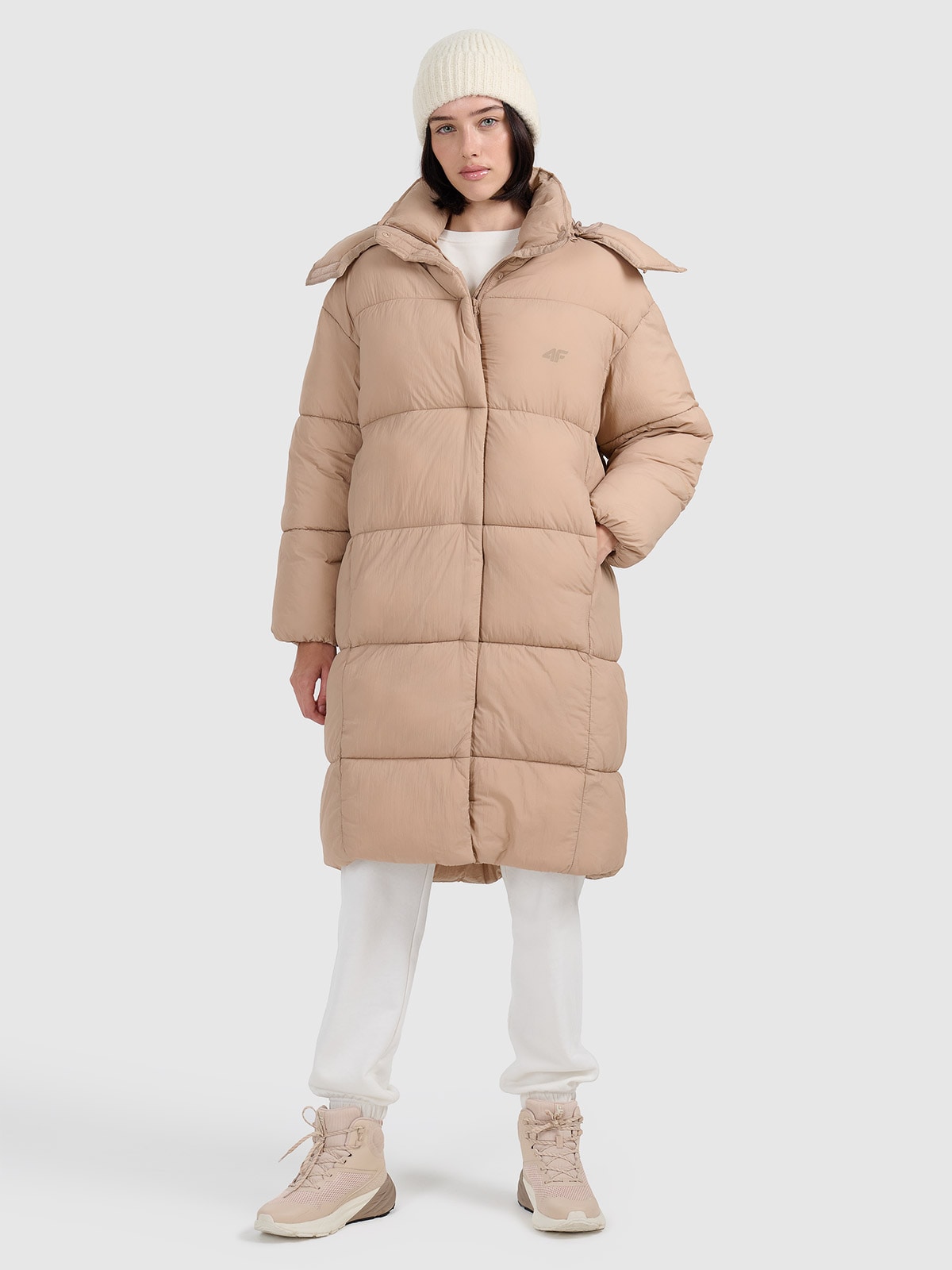 4F Płaszcz puchowy z wypełnieniem syntetycznym damski - beżowy XL