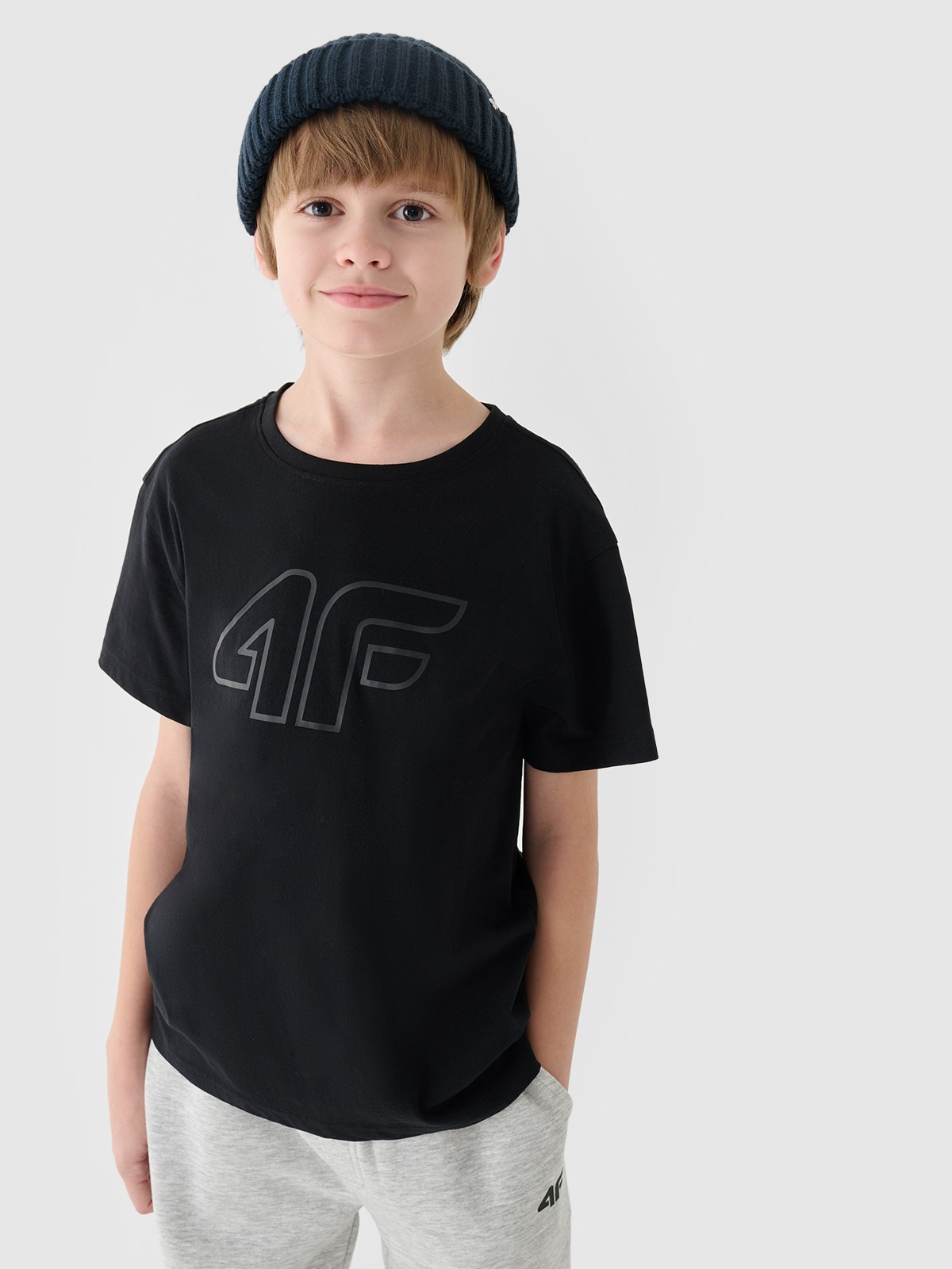 4F T-shirt z nadrukiem chłopięcy - czarny 122 (6-7 lat)