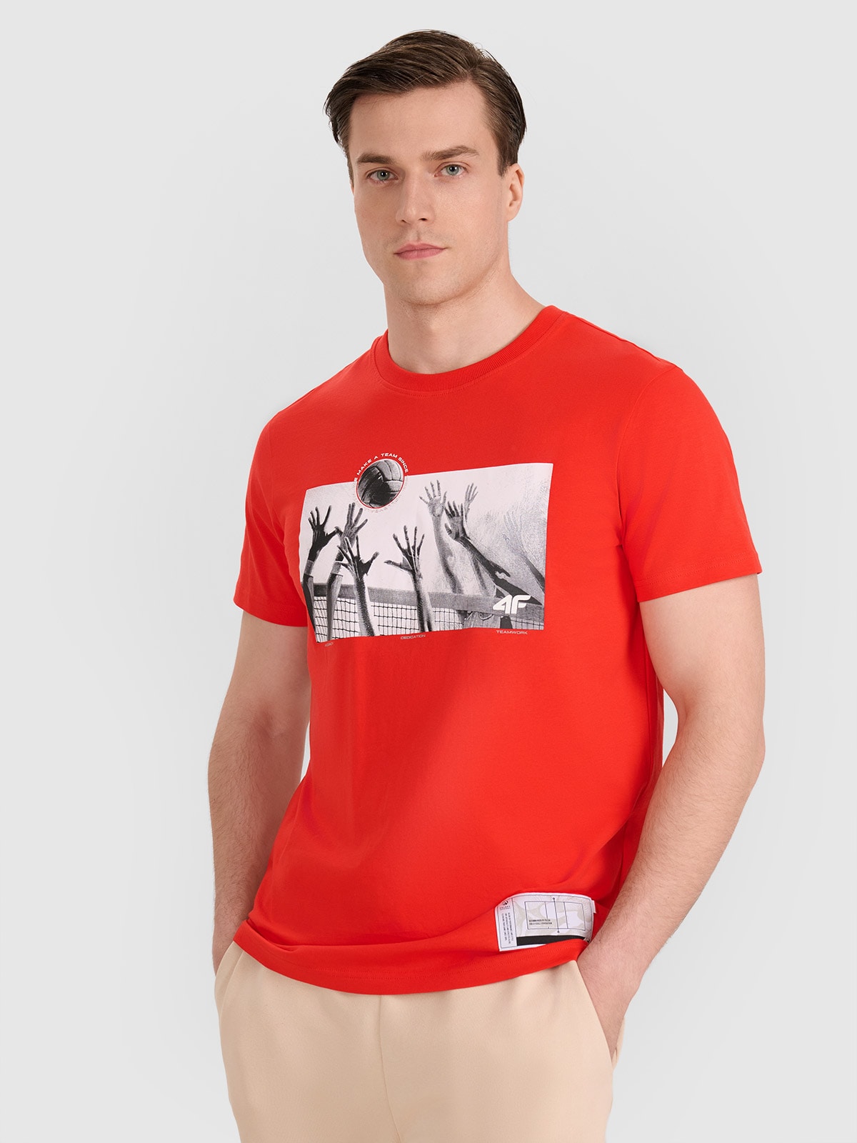 4F T-shirt regular z nadrukiem siatkarskim męski - czerwony L