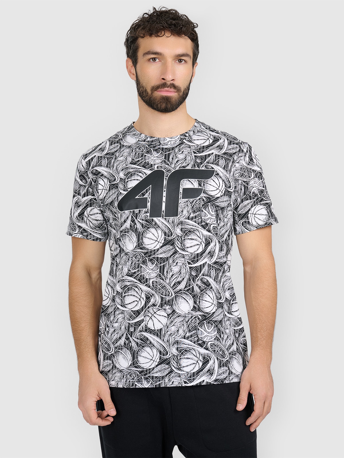 4F T-shirt regular z nadrukiem męski - czarny XL