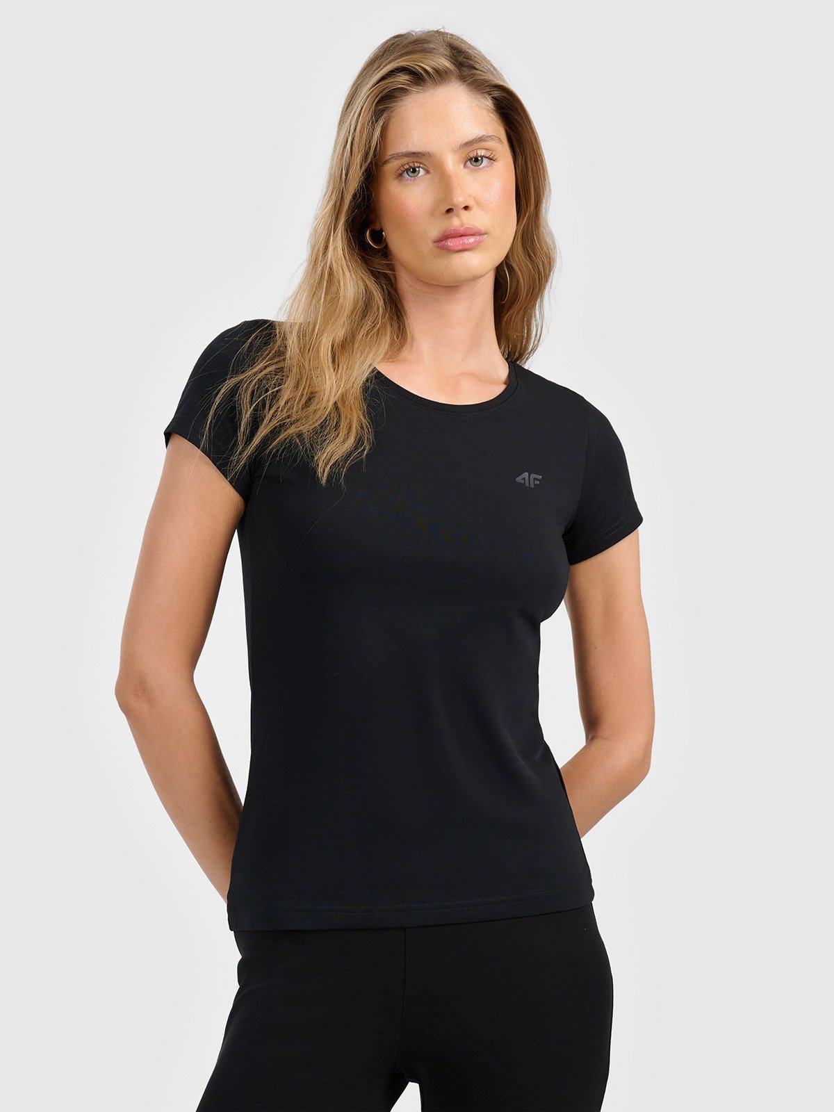 4F T-shirt slim gładki damski S