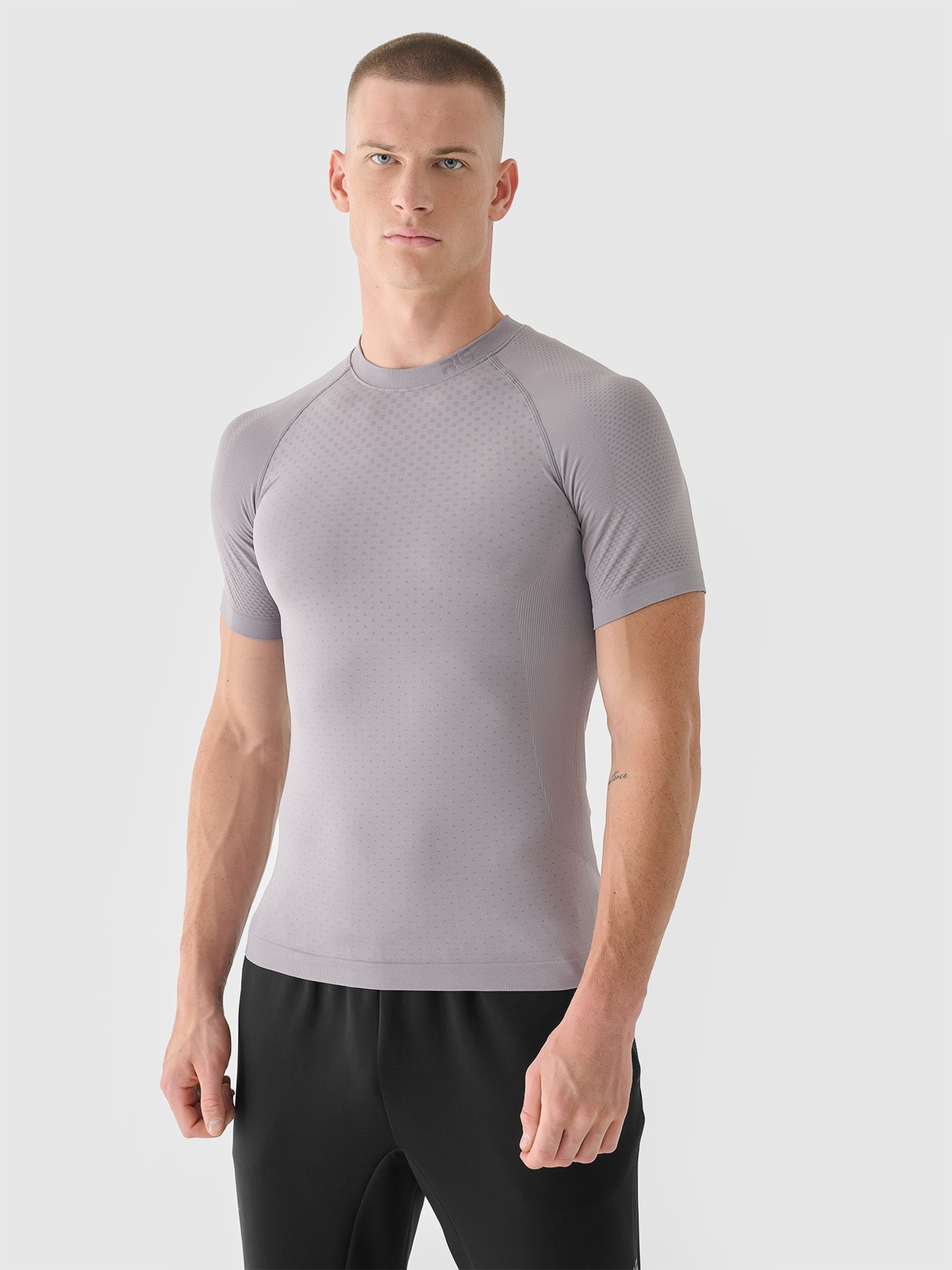 4F Koszulka treningowa bezszwowa szybkoschnąca męska 4F x Robert Lewandowski - szara L/XL