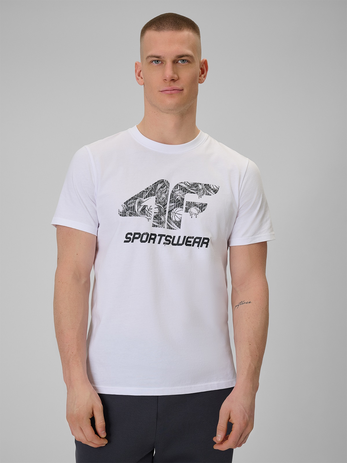 4F T-shirt regular z nadrukiem męski - biały S