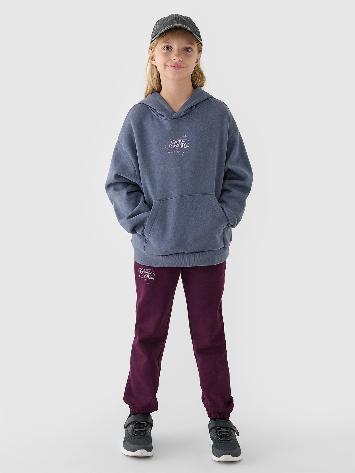 4F Spodnie dresowe joggery dziewczęce - fioletowe 122 (6-7 lat)