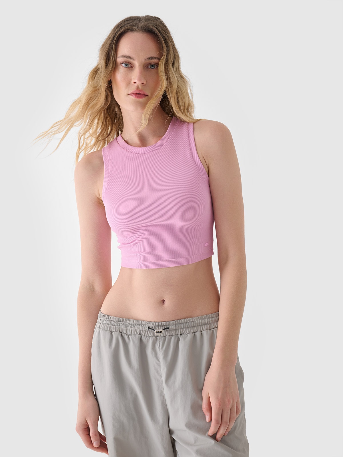 4F Crop top slim damski - pudrowy róż XL