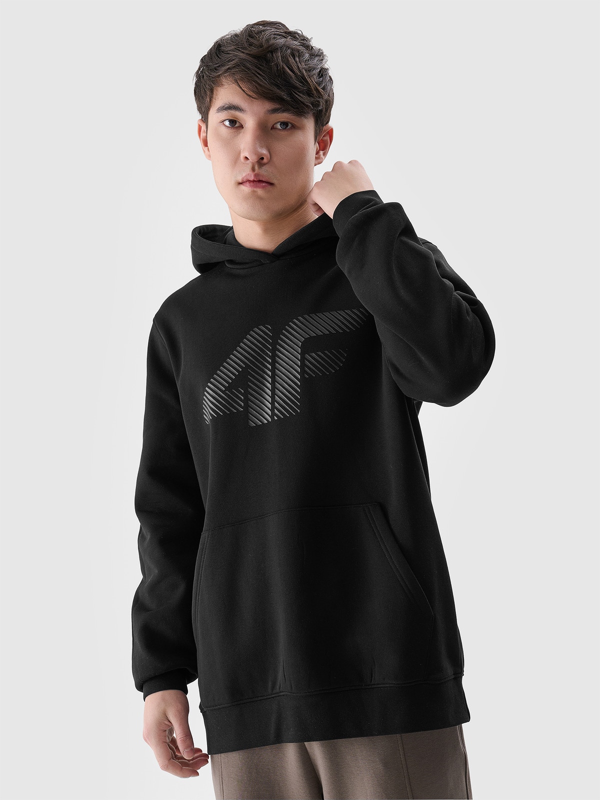 4F Bluza dresowa nierozpinana z kapturem męska - czarna XL