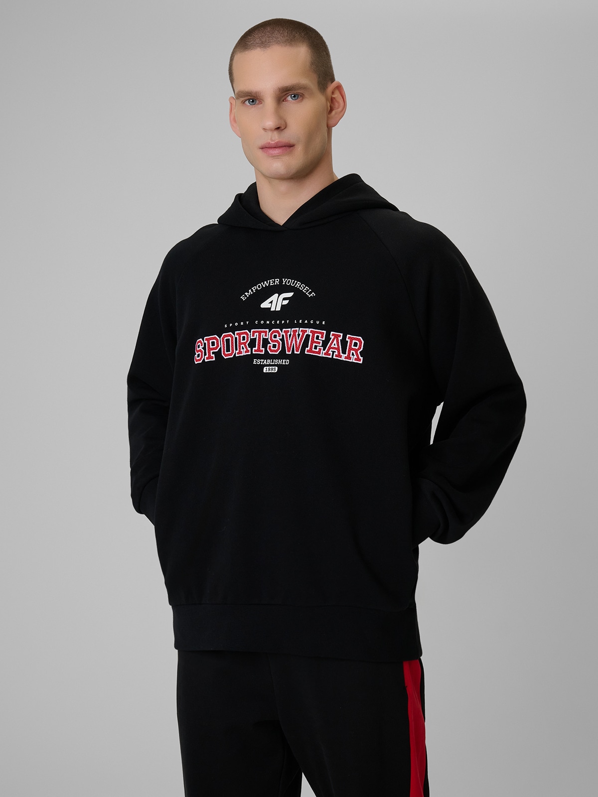 4F Bluza dresowa loose z kapturem męska - czarna M
