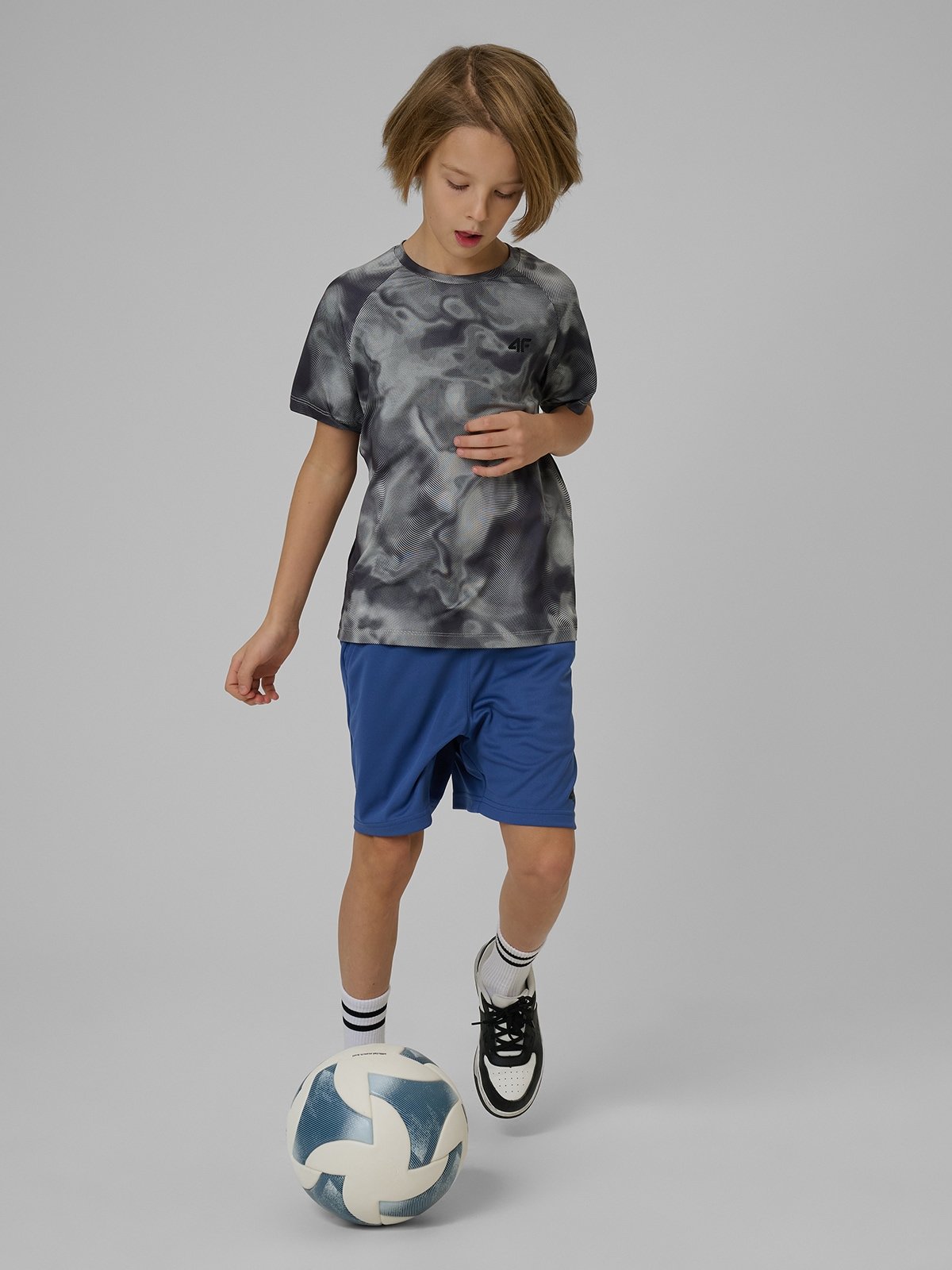 4F Spodenki sportowe szybkoschnące chłopięce - granatowe 134/140 (8-10 lat)