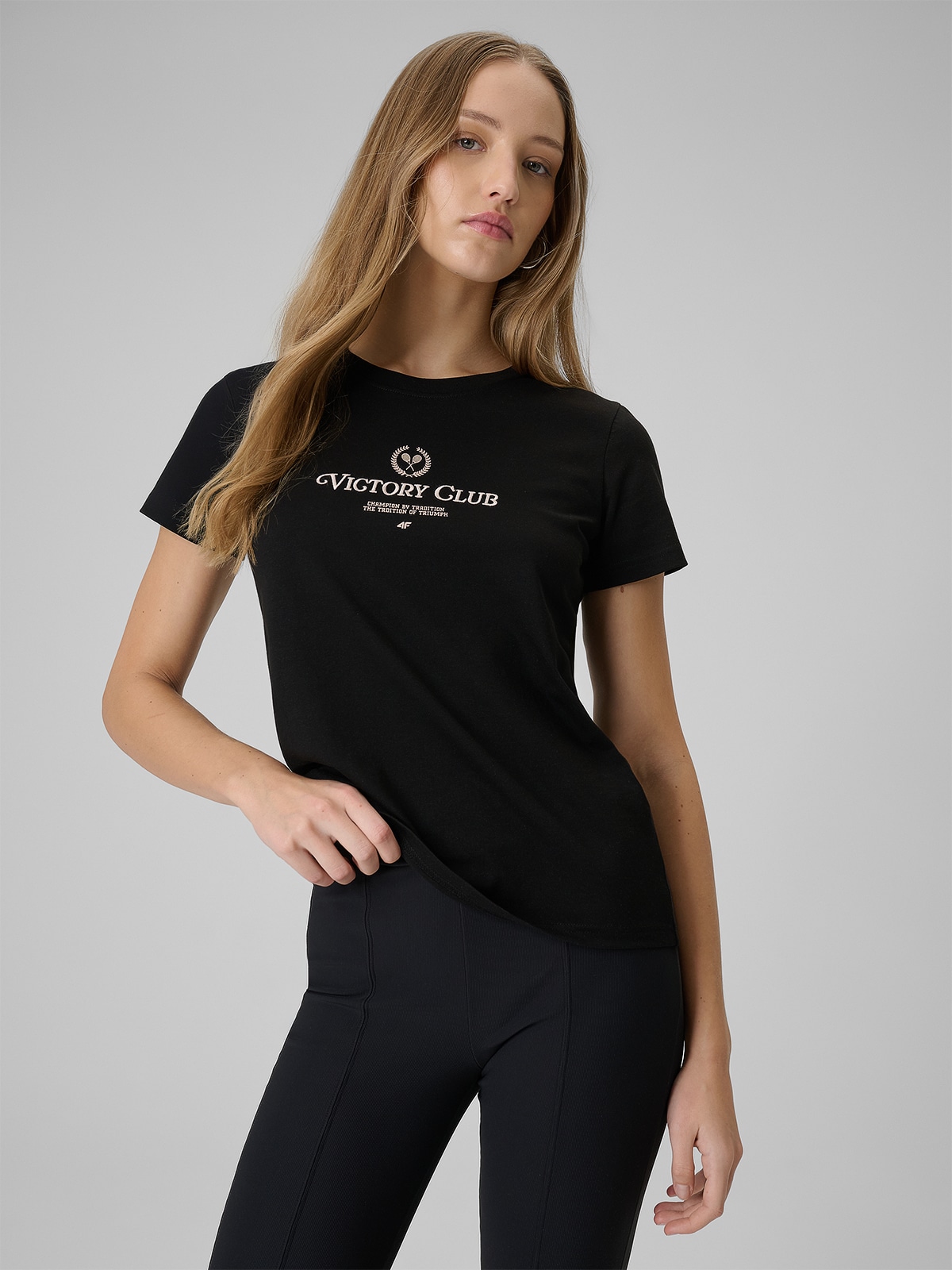 4F T-shirt regular z nadrukiem damski - czarny XL