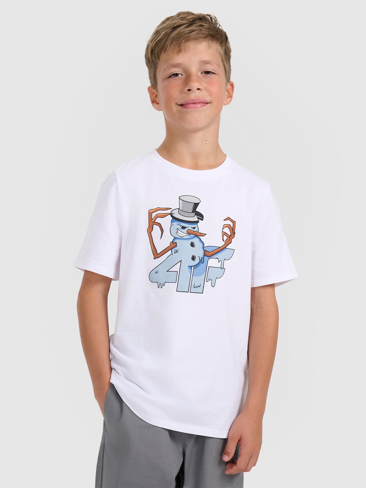 4F T-shirt regular z nadrukiem świątecznym chłopięcy - biały 140 (9-10 lat)