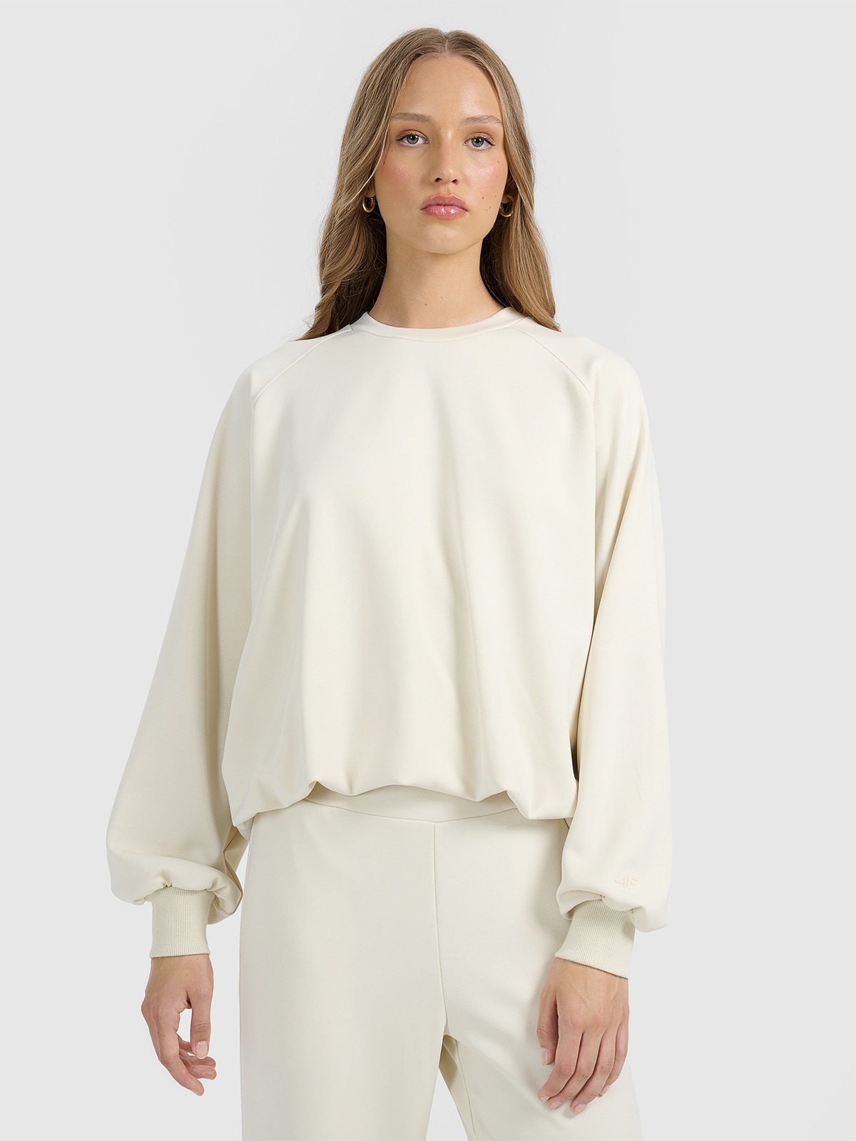 4F Bluza dresowa nierozpinana z modalem damska - beżowa L