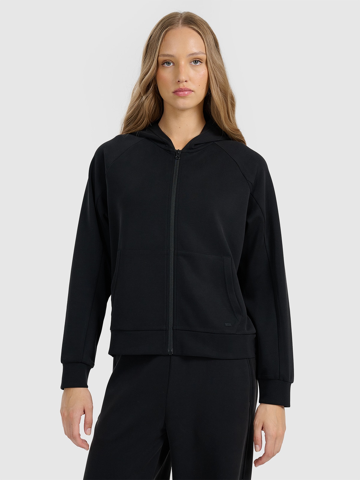 4F Bluza dresowa rozpinana z modalem damska - czarna M
