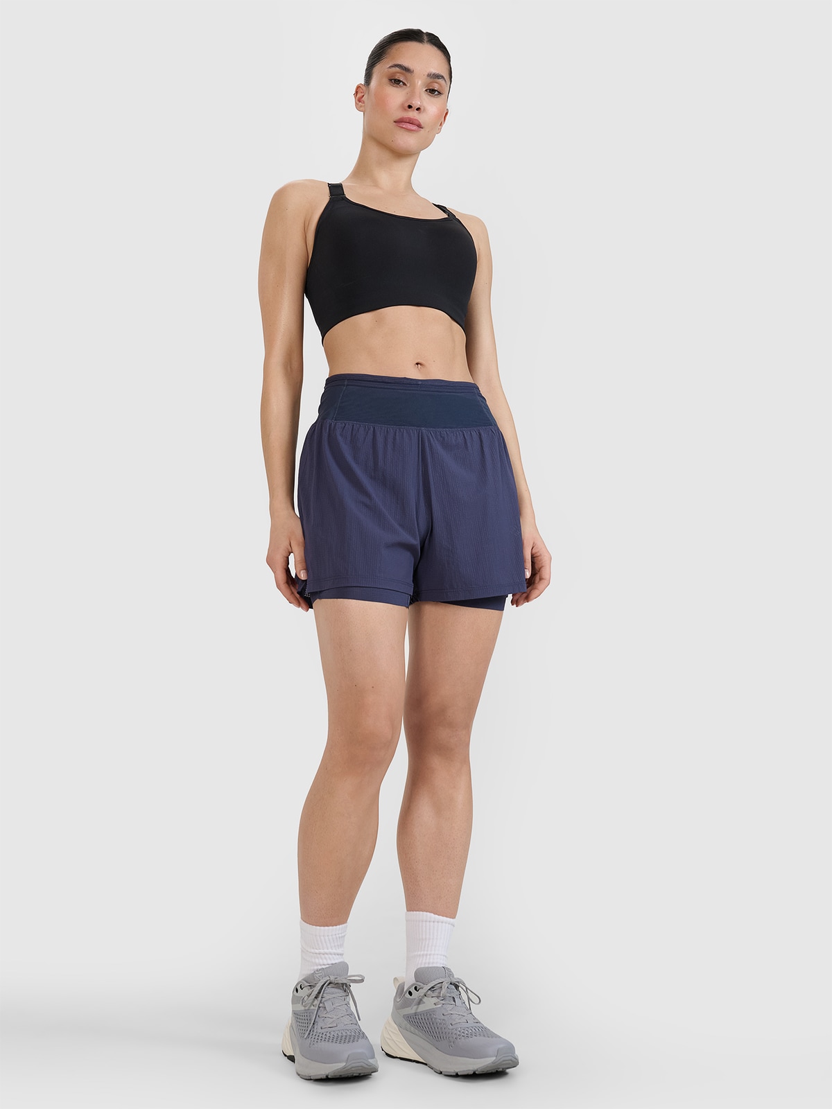 4F Spodenki do biegania w terenie szybkoschnące damskie - szara S