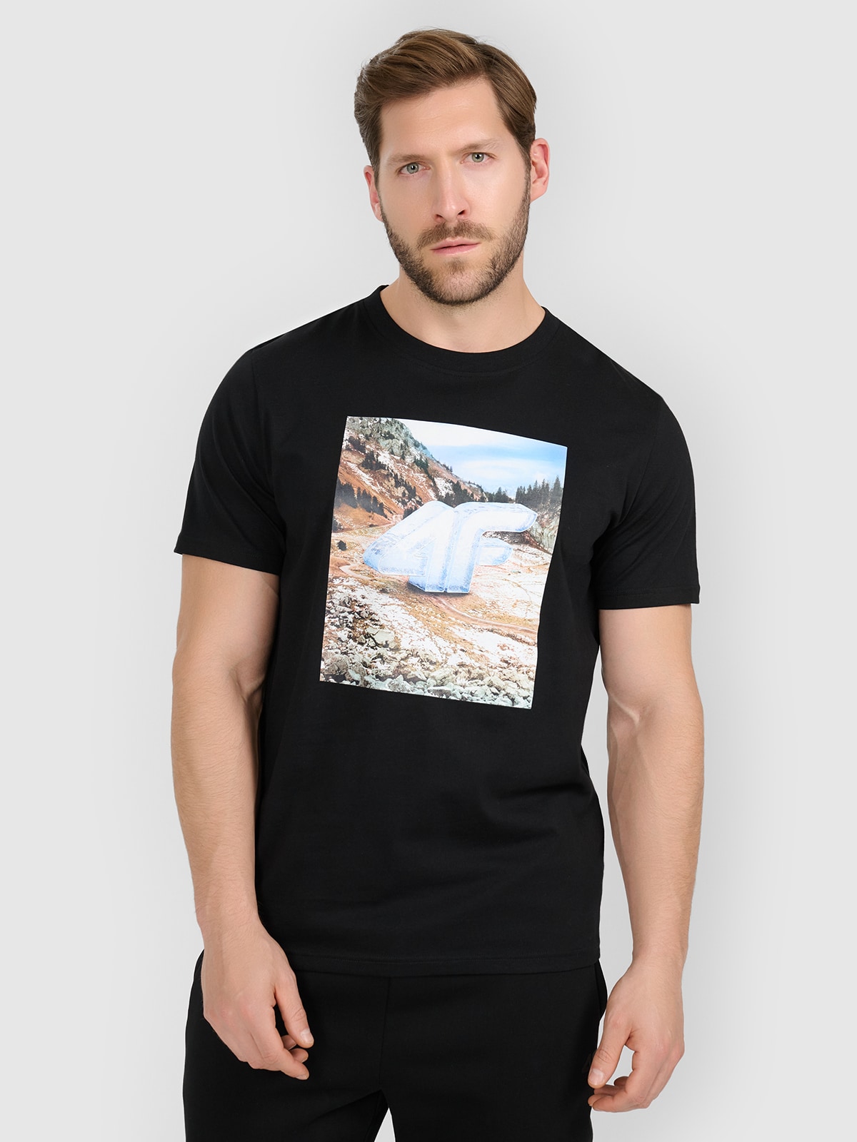 4F T-shirt regular z nadrukiem męski - czarny M
