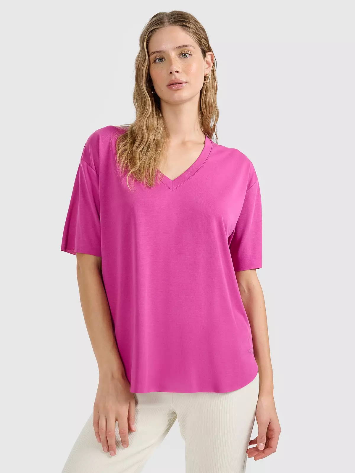 4F T-shirt oversize z modalem damski - różowy XL