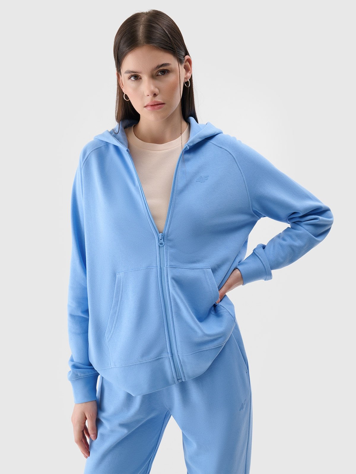 4F Bluza dresowa rozpinana z kapturem damska - niebieska S
