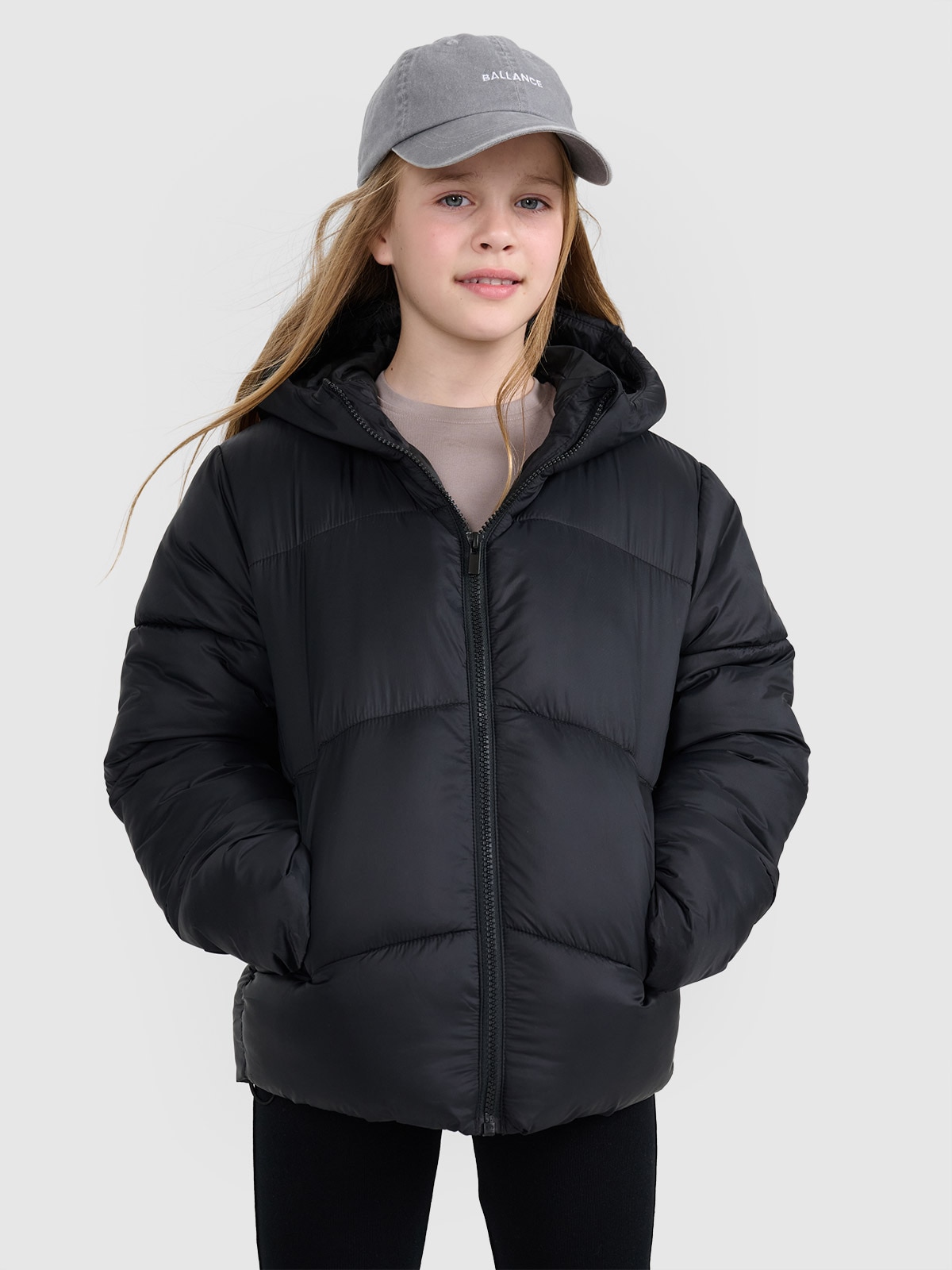 4F Kurtka puchowa z wypełnieniem syntetycznym dziewczęca - czarna 134 (8-9 lat)