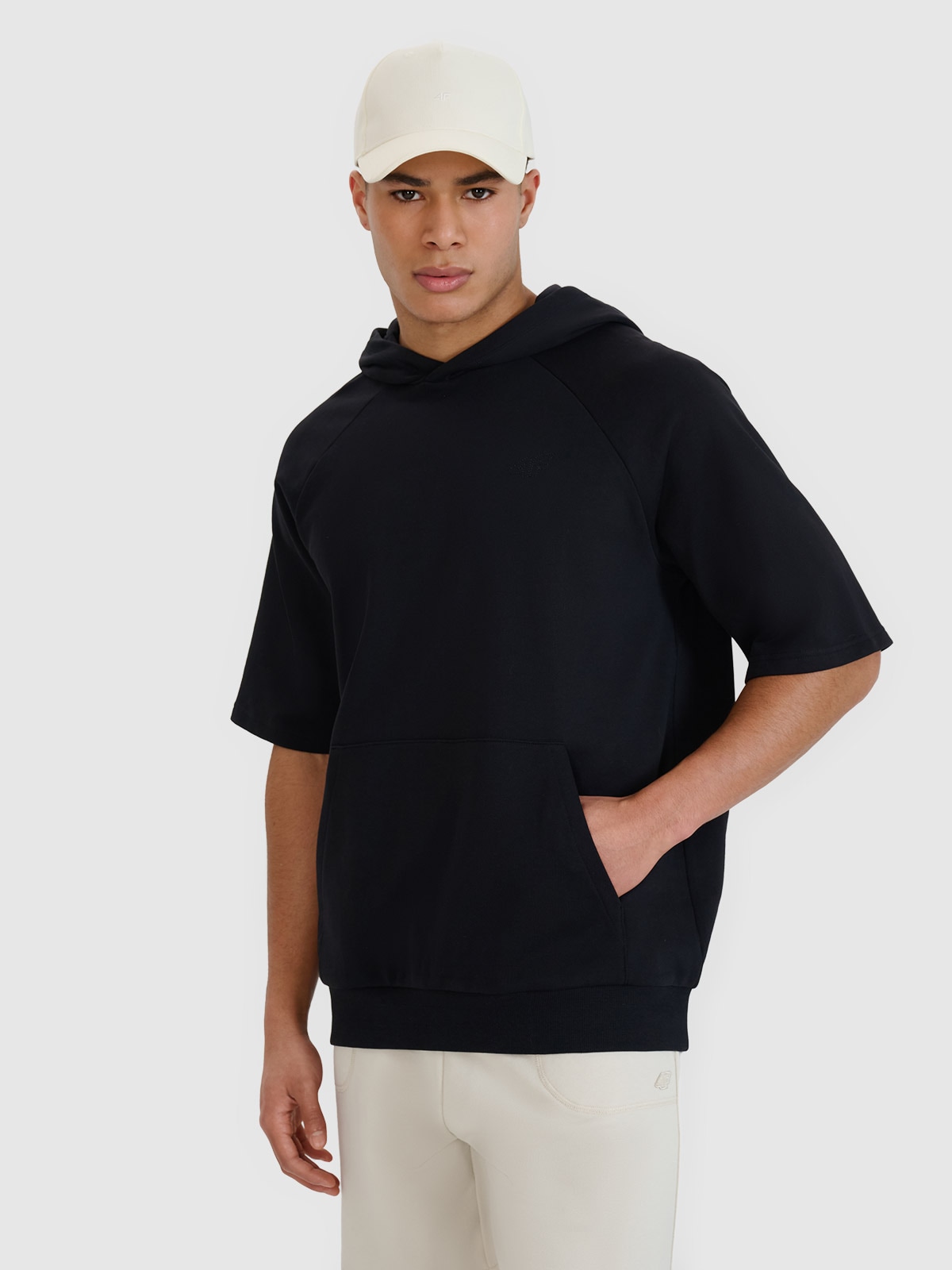 4F Bluza dresowa z krótkim rękawem z kapturem męska - czarna 3XL