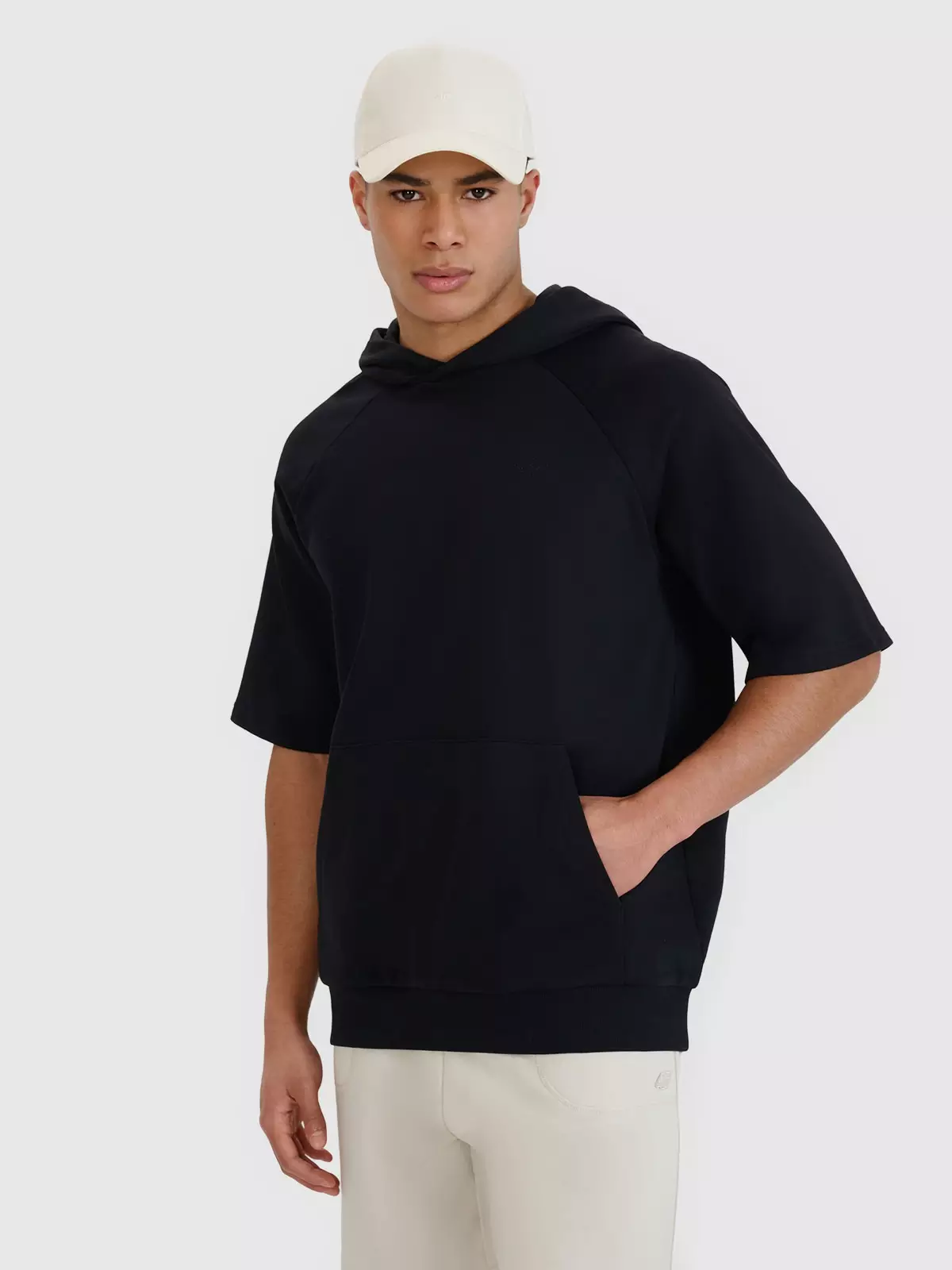 4F Bluza dresowa z krótkim rękawem z kapturem męska - czarna 3XL