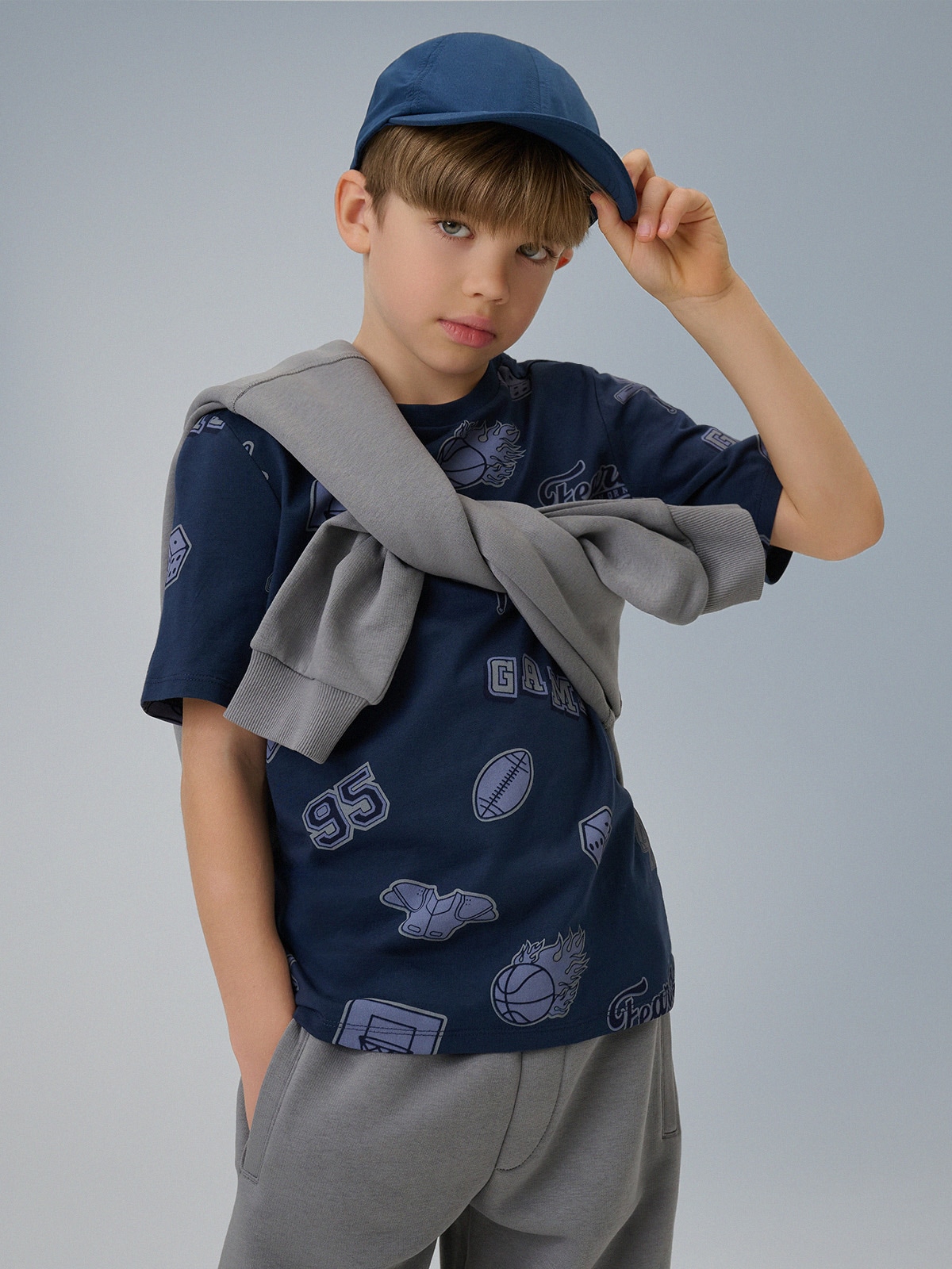 4F T-shirt regular z nadrukiem chłopięcy - granatowy 140 (9-10 lat)