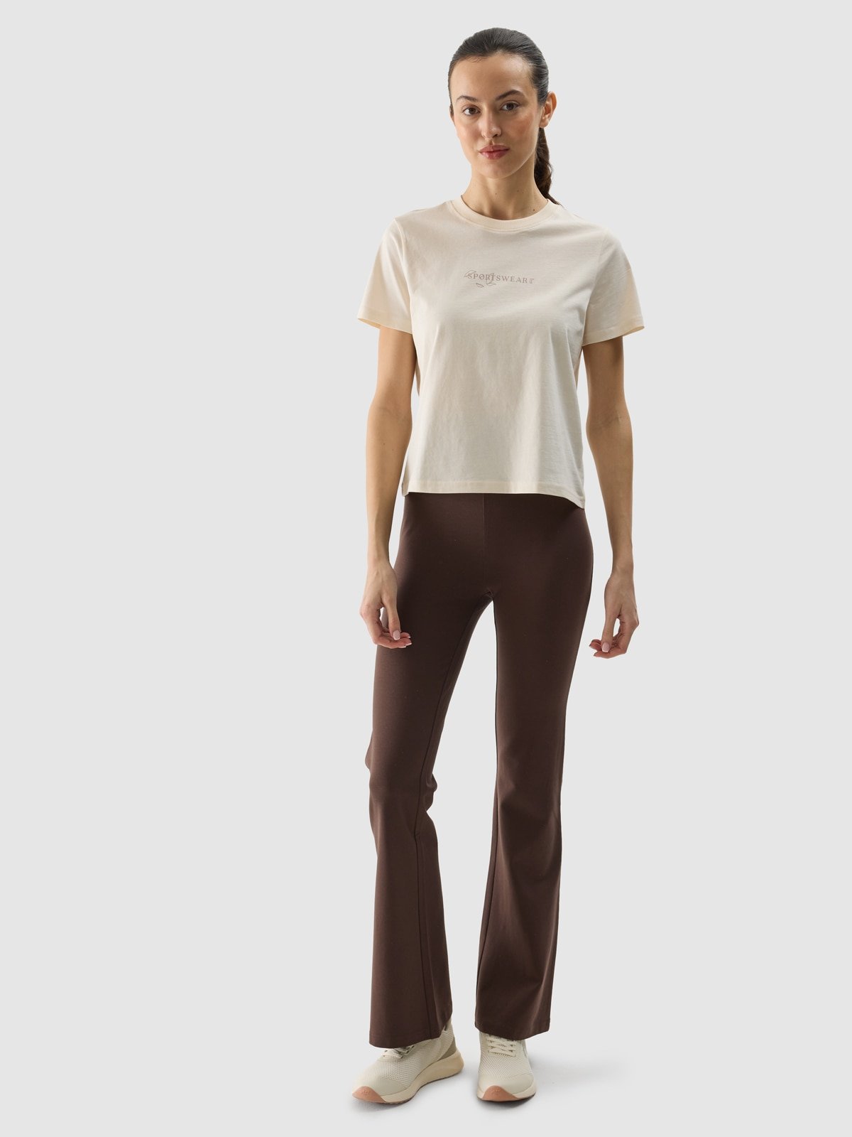 4F T-shirt regular z nadrukiem damski - beżowy XS