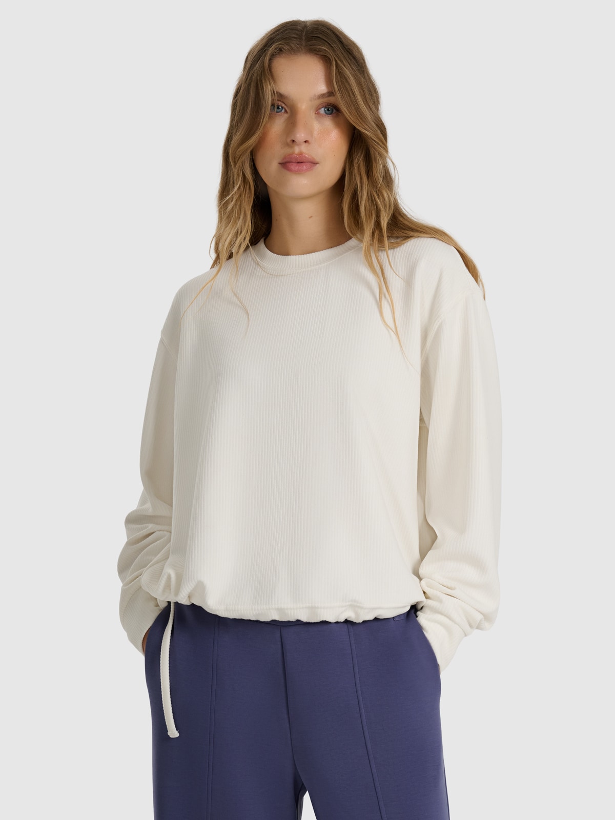 4F Bluza dresowa nierozpinana z modalem damska - biała M