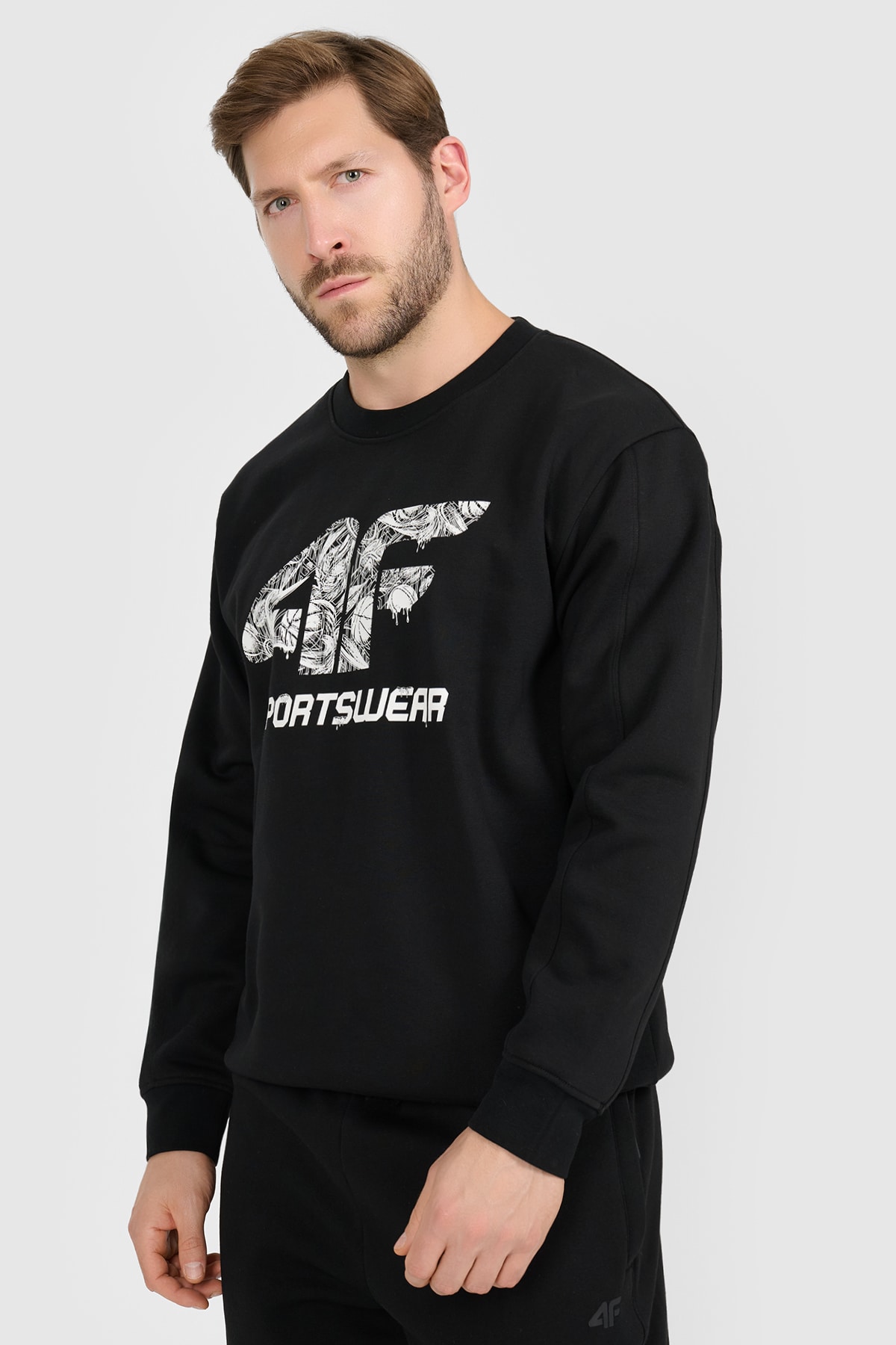 4F Bluza dresowa nierozpinana bez kaptura męska - czarna XL