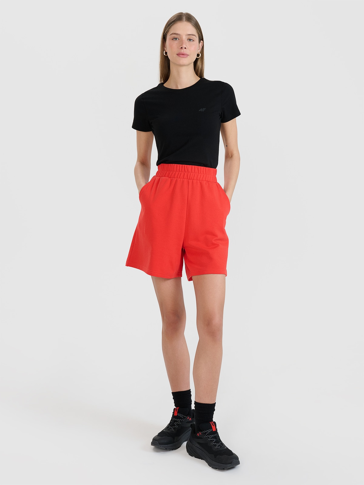 4F Spodenki dresowe damskie - czerwone M