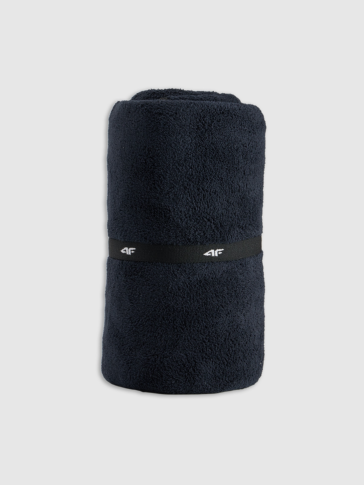 4F Ręcznik sportowy szybkoschnący M (80 x 130 cm) - czarny 80x130cm