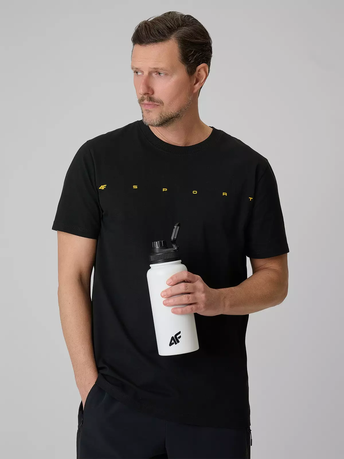 4F T-shirt regular z nadrukiem męski - czarny L