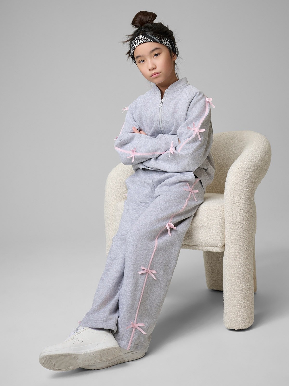 4F Spodnie dresowe z szerokimi nogawkami dziewczęce - szare 158/164 (12-14 lat)