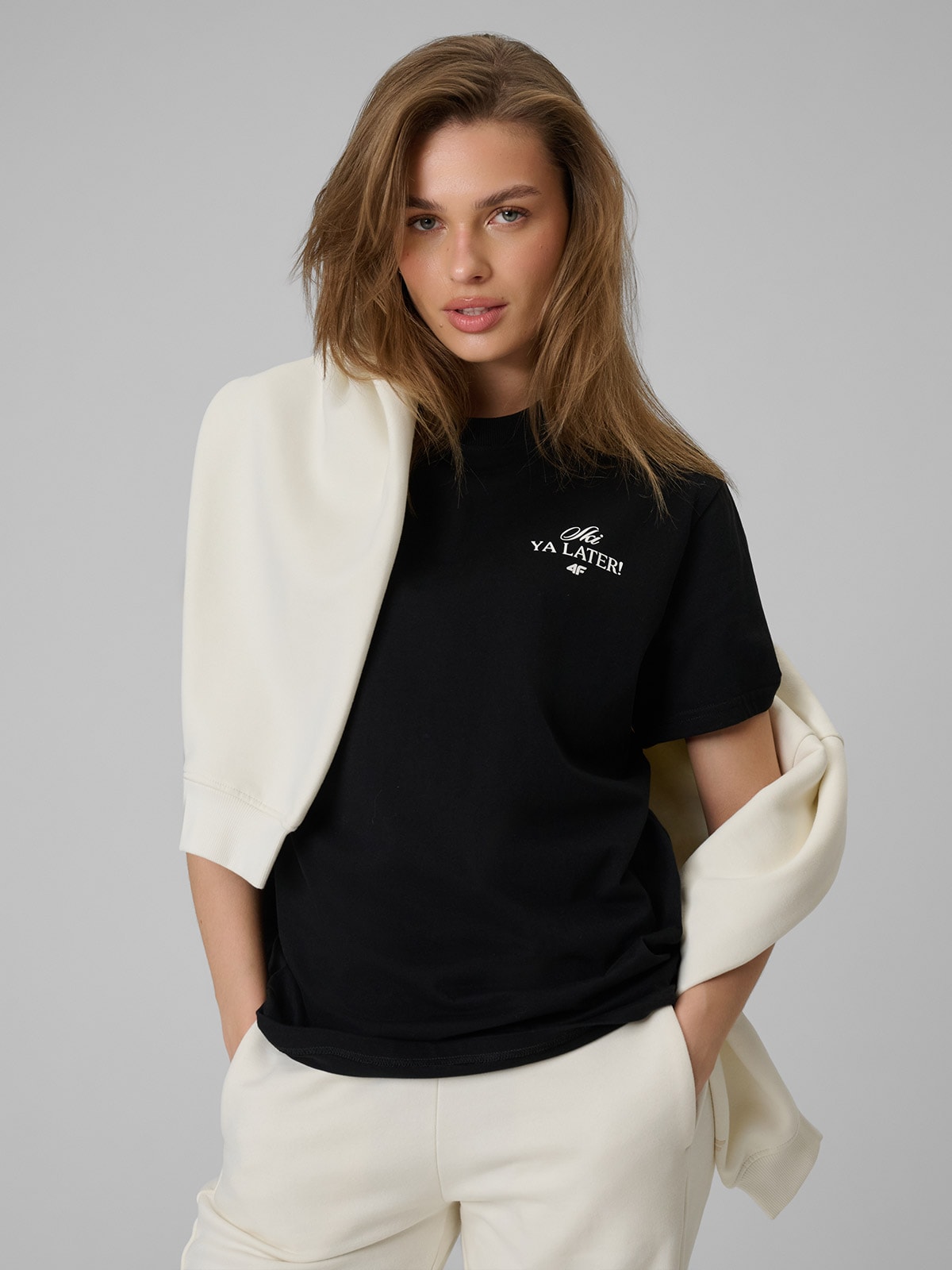 4F T-shirt loose z nadrukiem damski - czarny M