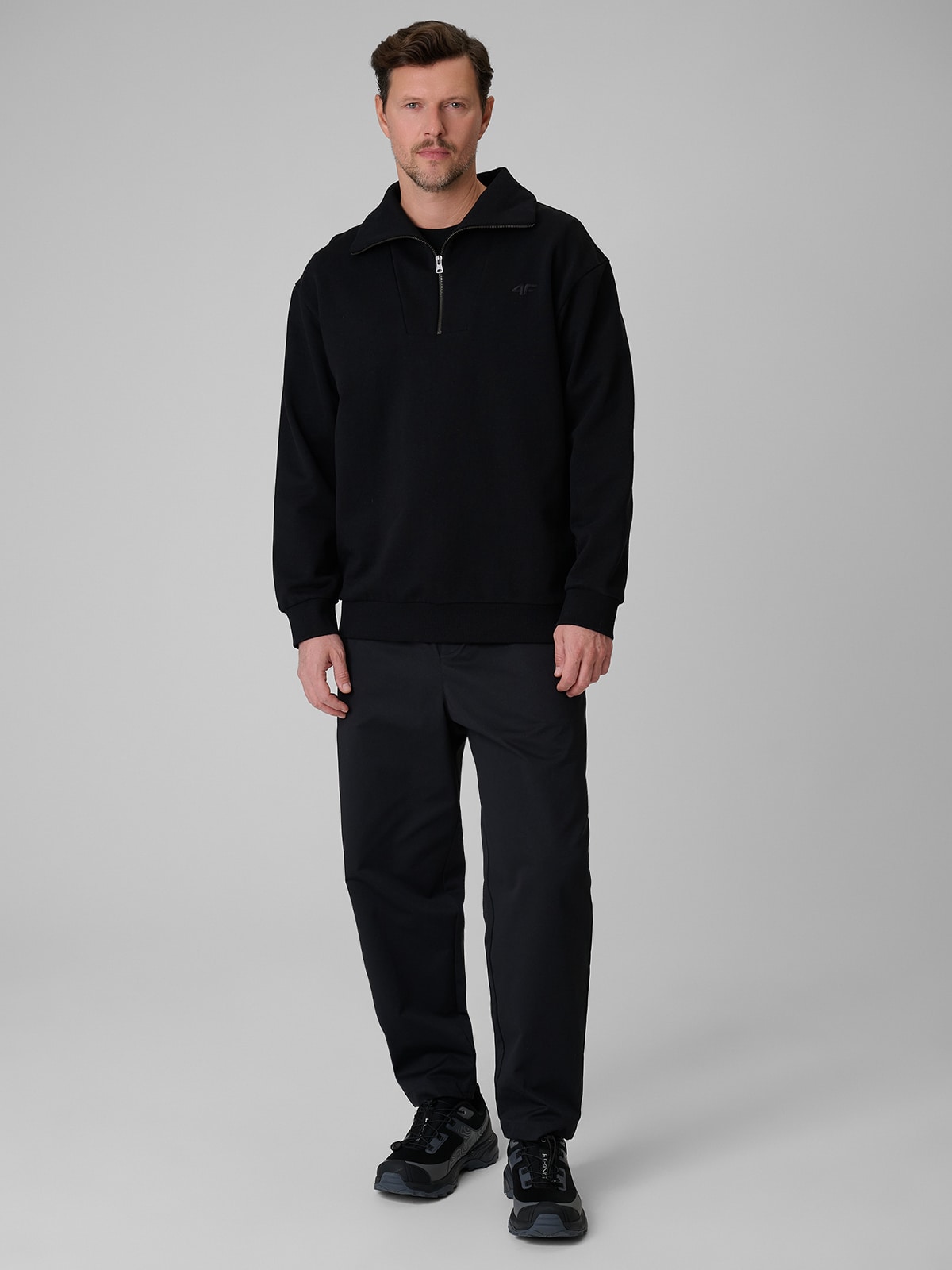 4F Spodnie casual męskie - czarne XL