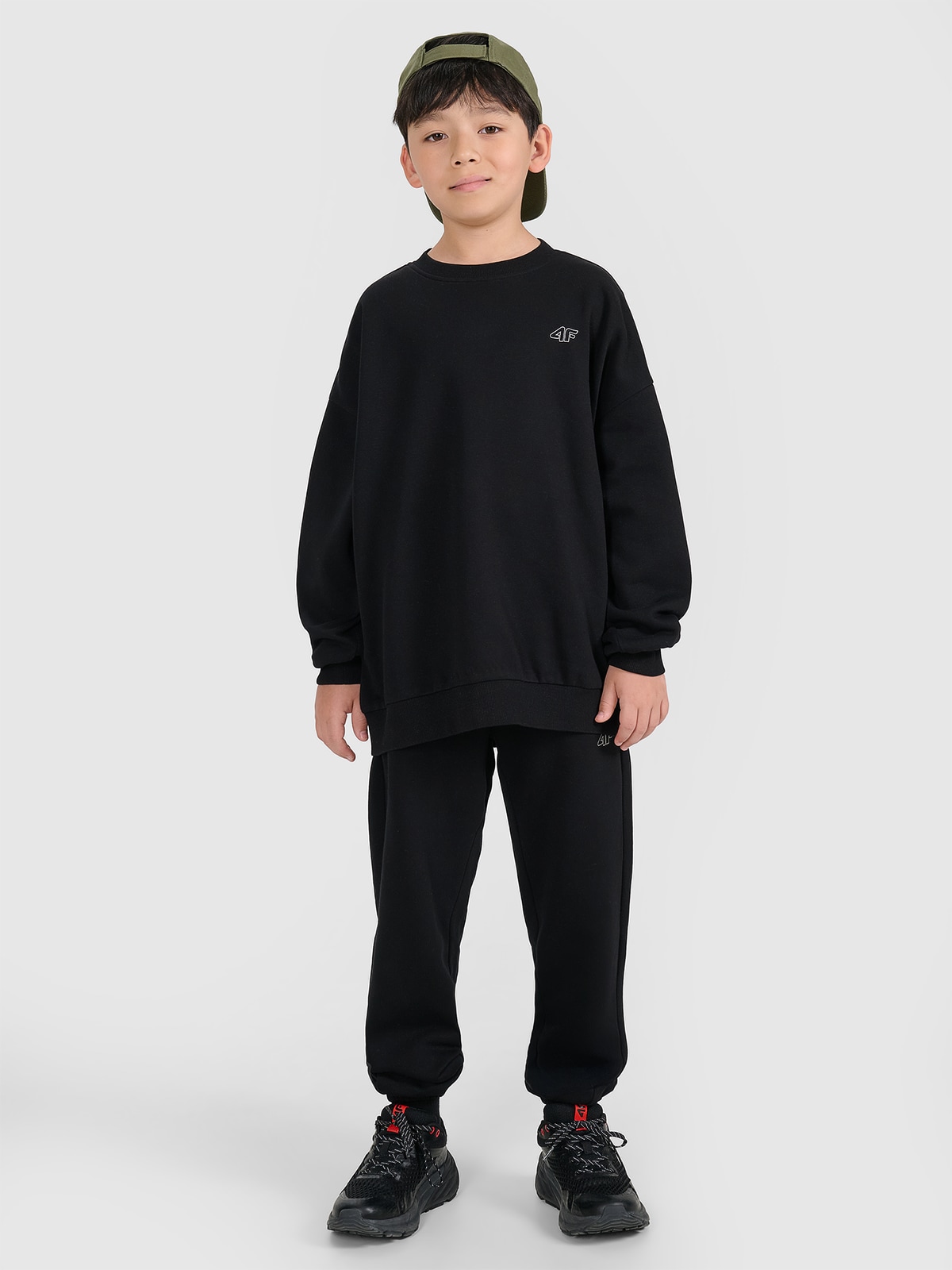 4F Komplet dresowy dziecięcy - czarny 158/164 (12-14 lat)