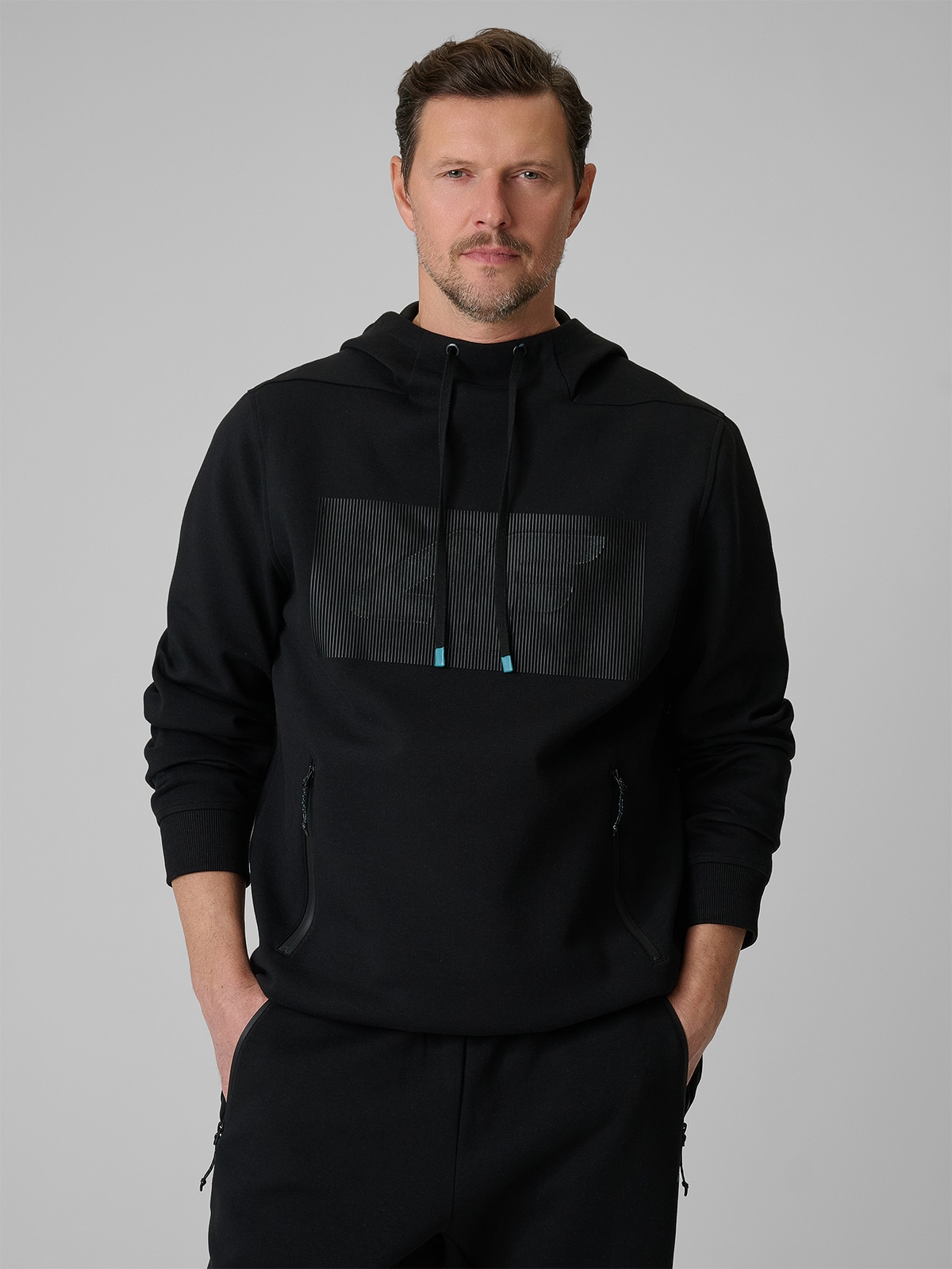 4F Bluza dresowa regular z kapturem męska - czarna XXL