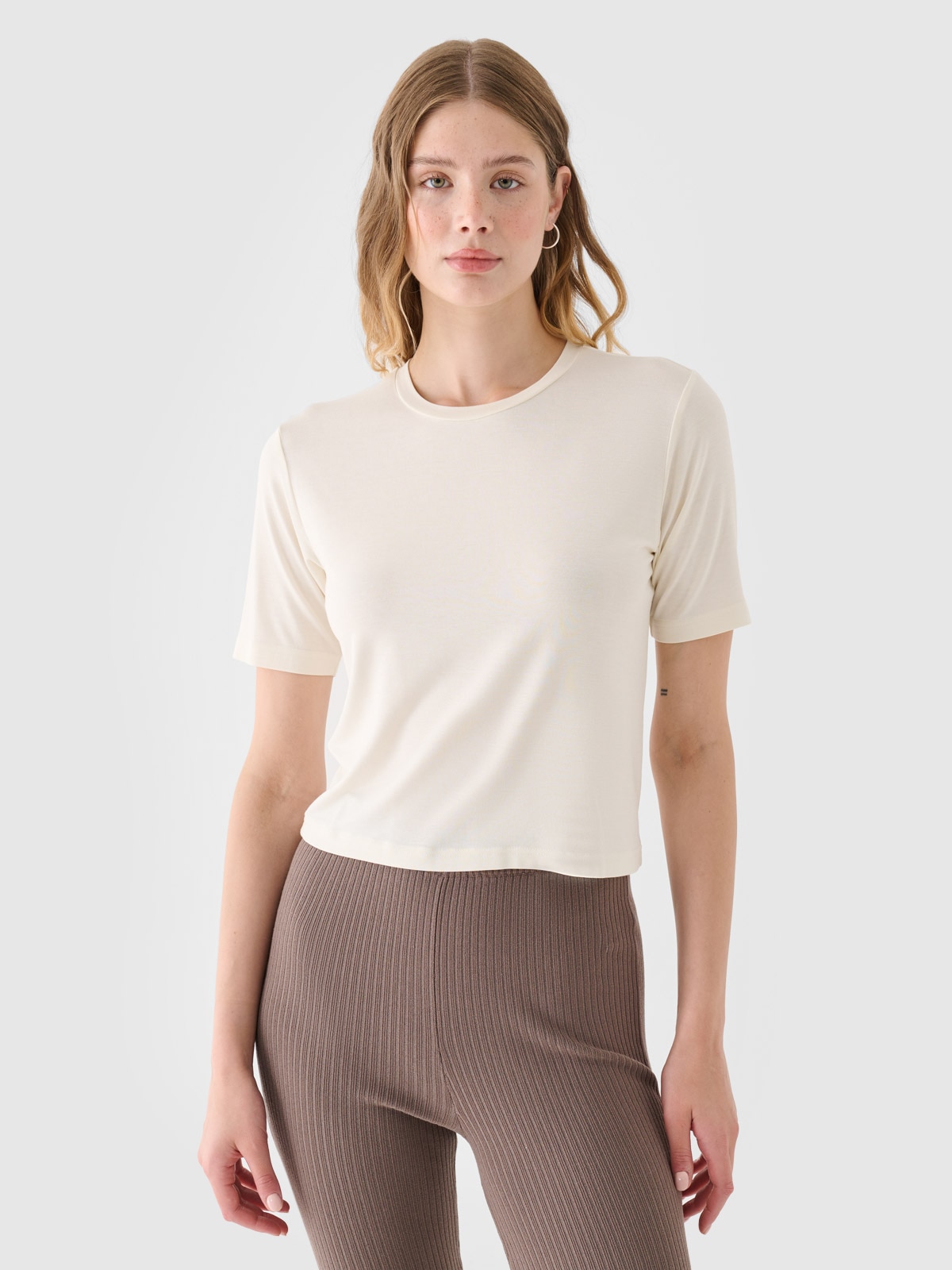 4F T-shirt slim gładki damski - biały S