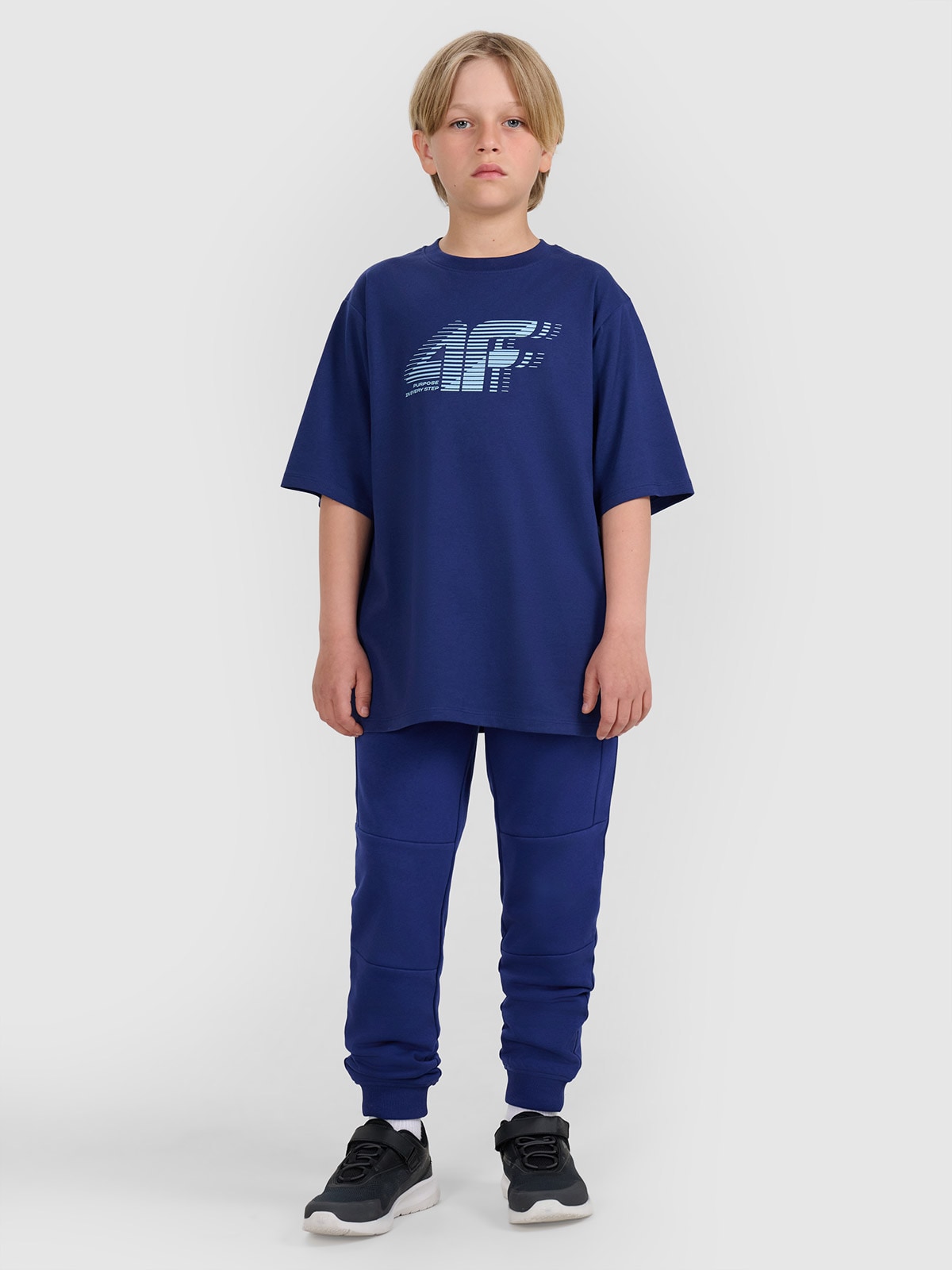 4F Spodnie dresowe joggery chłopięce - granatowe 158 (12-13 lat)