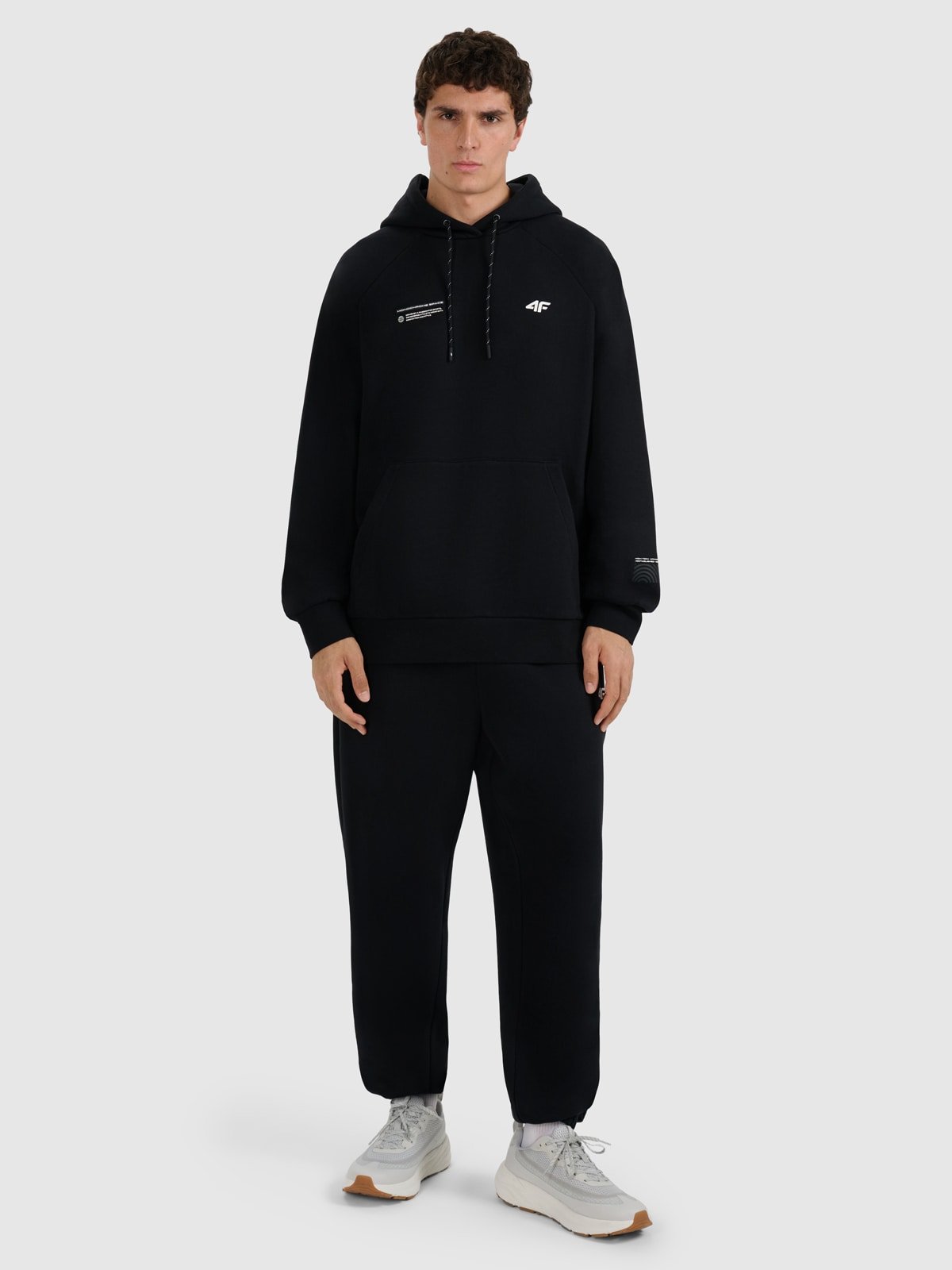 4F Spodnie dresowe joggery męskie - czarne XXL