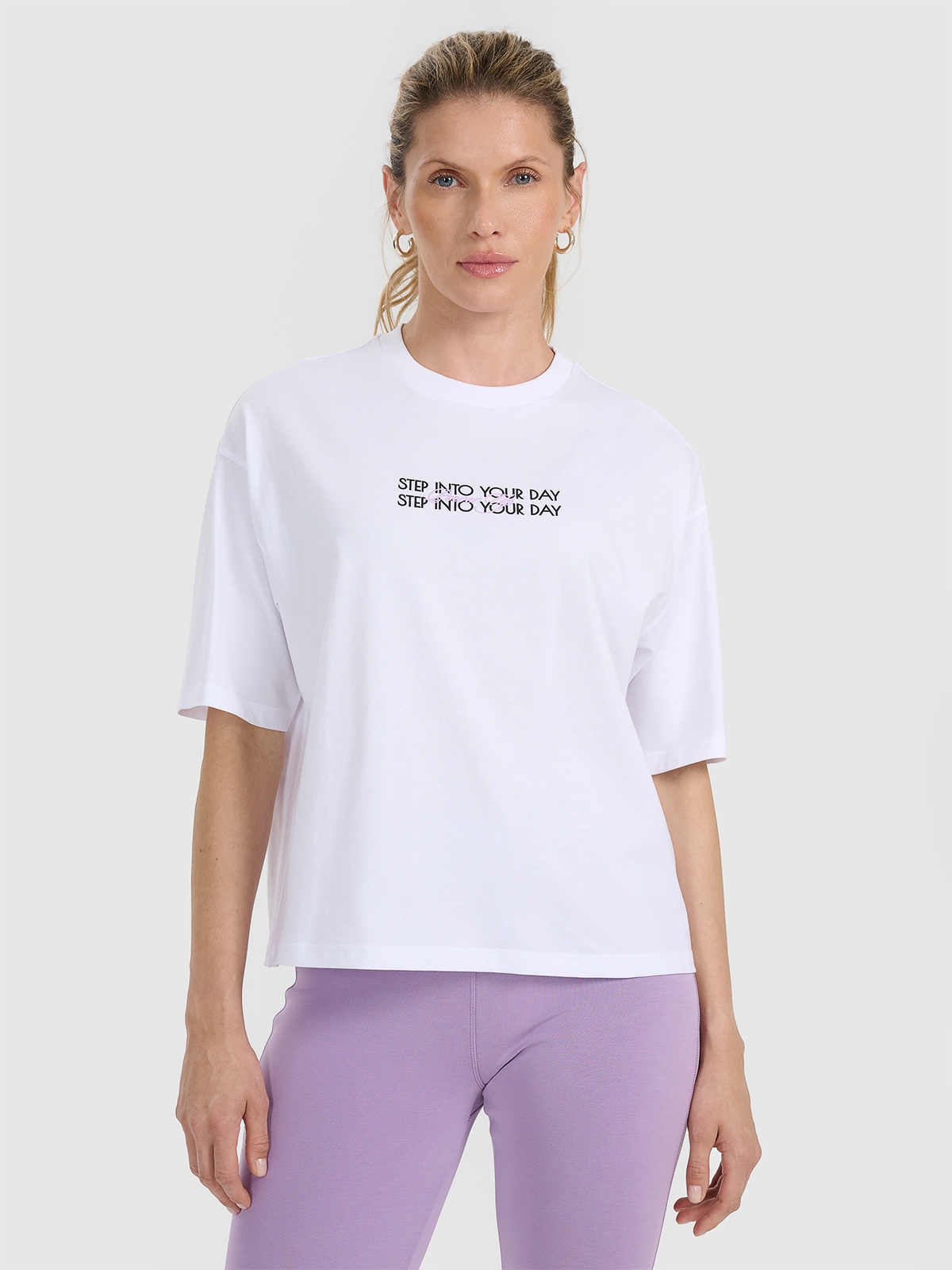 4F T-shirt oversize z nadrukiem damski - biały S