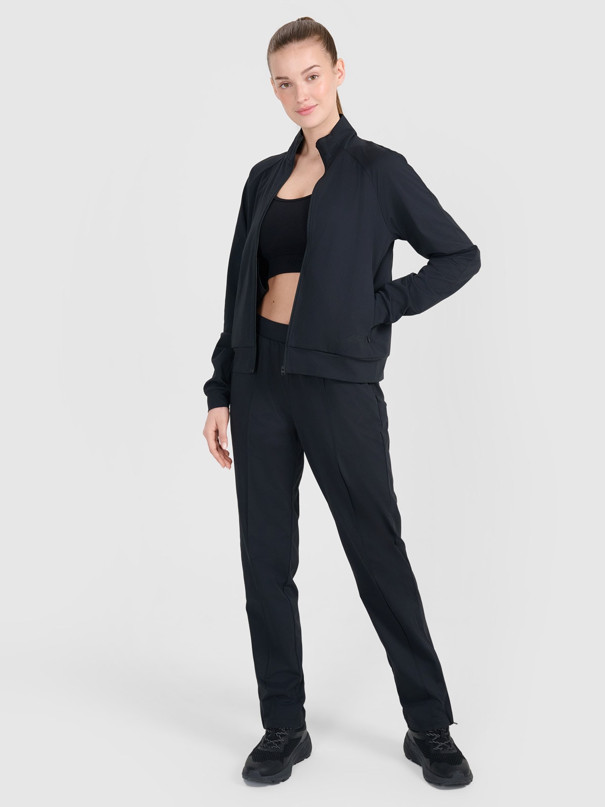 4F Spodnie treningowe szybkoschnące damskie - czarne XS