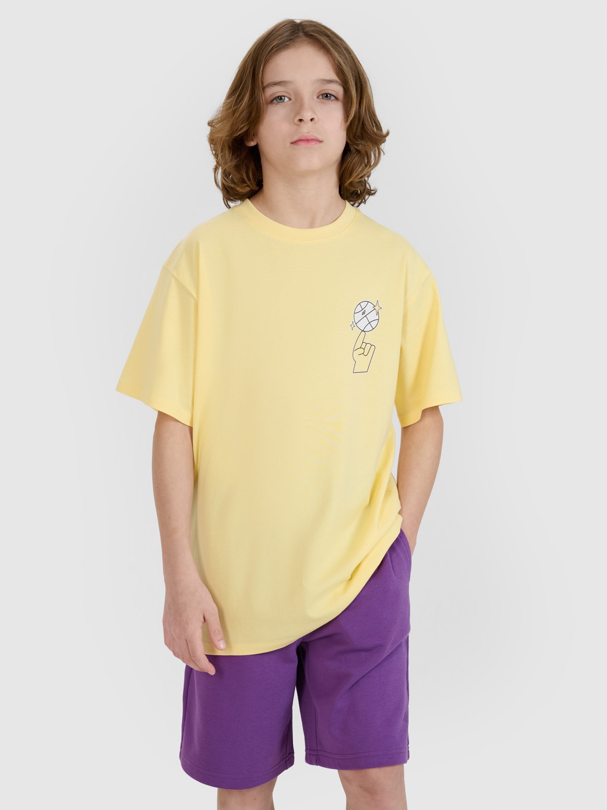 4F T-shirt oversize z nadrukiem chłopięcy - żółta 122 (6-7 lat)