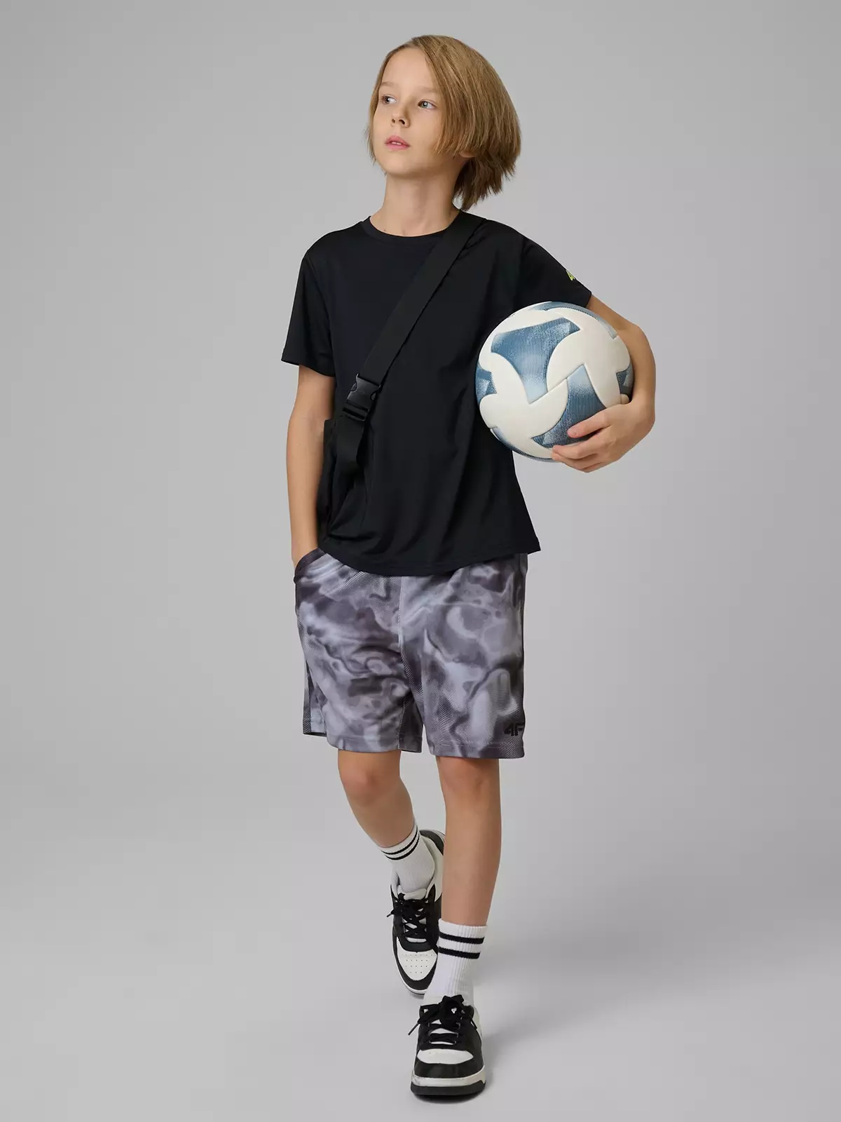 4F Spodenki sportowe szybkoschnące chłopięce - szare 134/140 (8-10 lat)