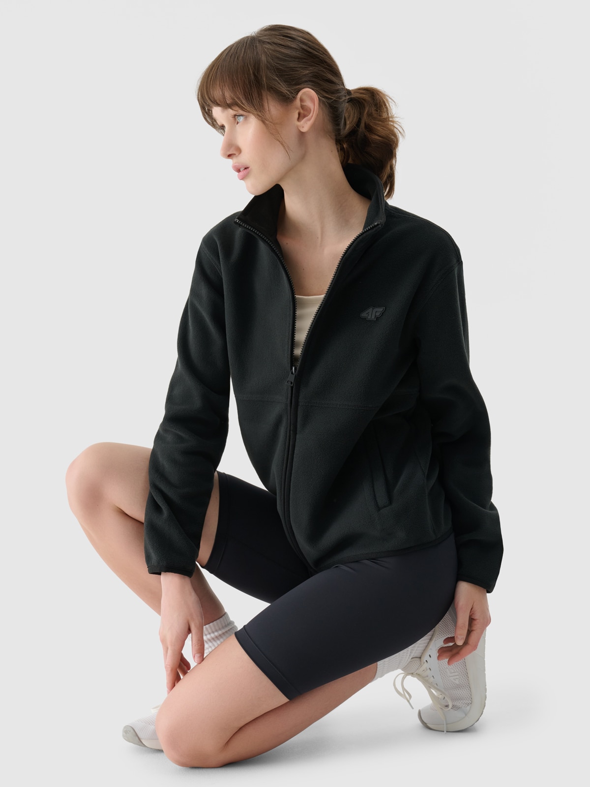 4F Polar ze stójką regular damski - czarny S