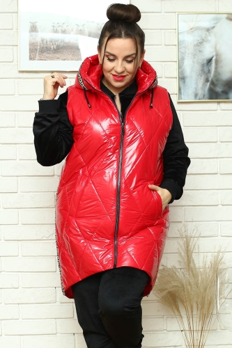 Bezrękawnik pikowany z lampasem i kapturem IRENA czerwony PROMOCJA